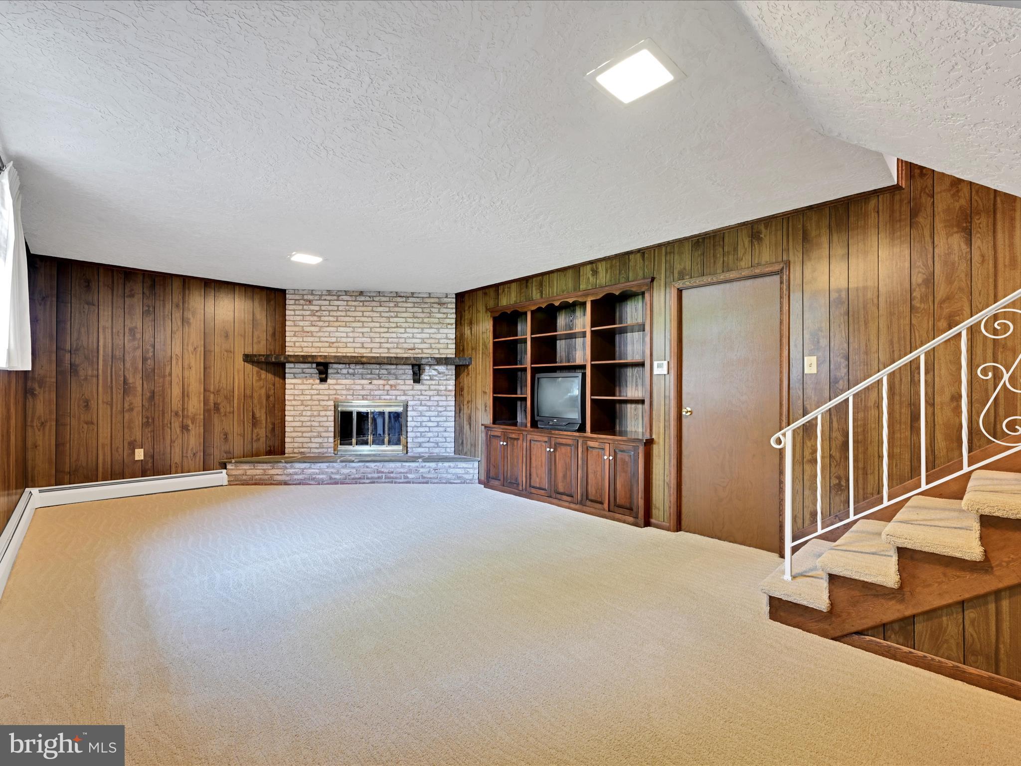 ARLINGTON PARK - Residential