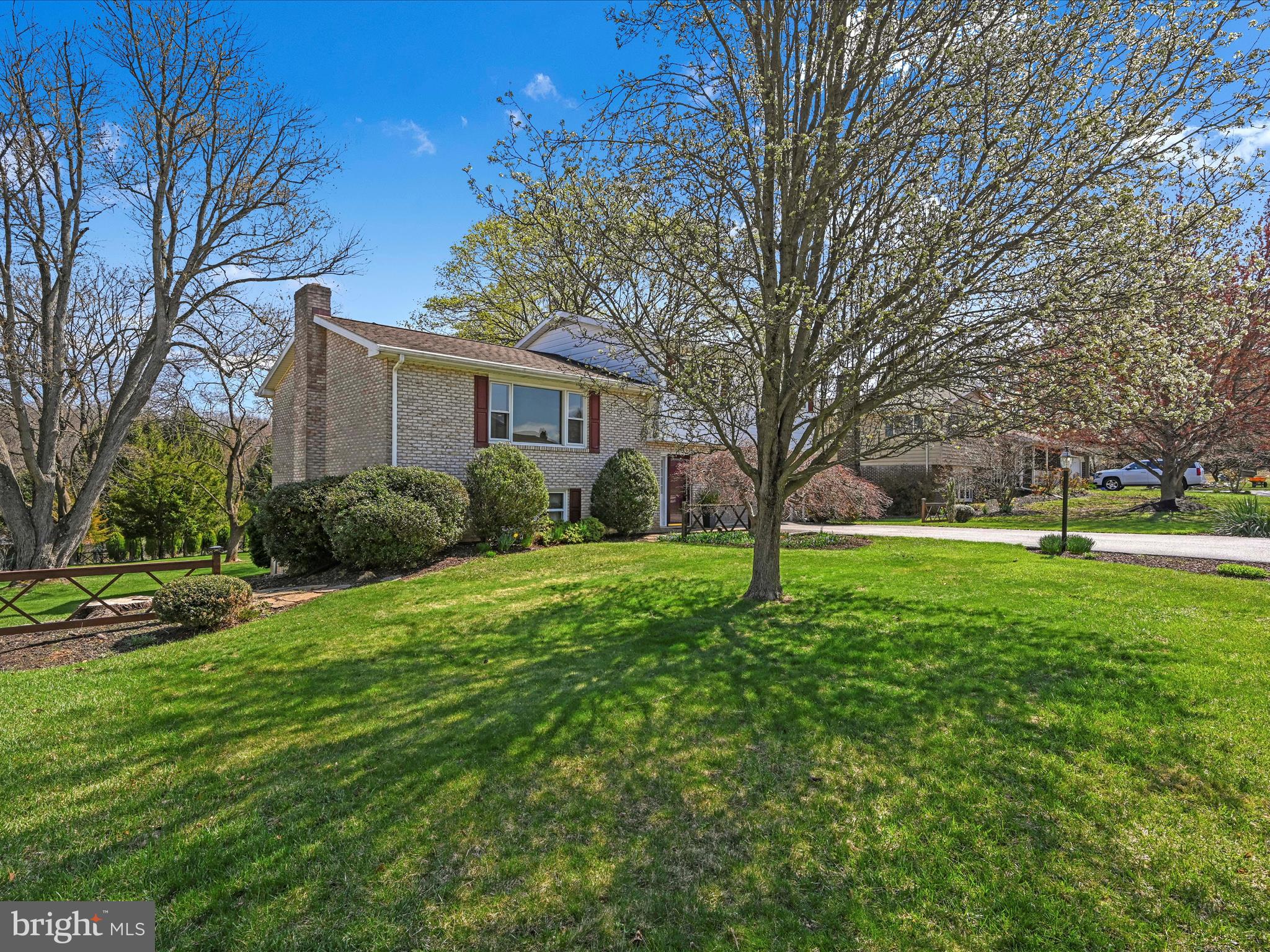 ARLINGTON PARK - Residential