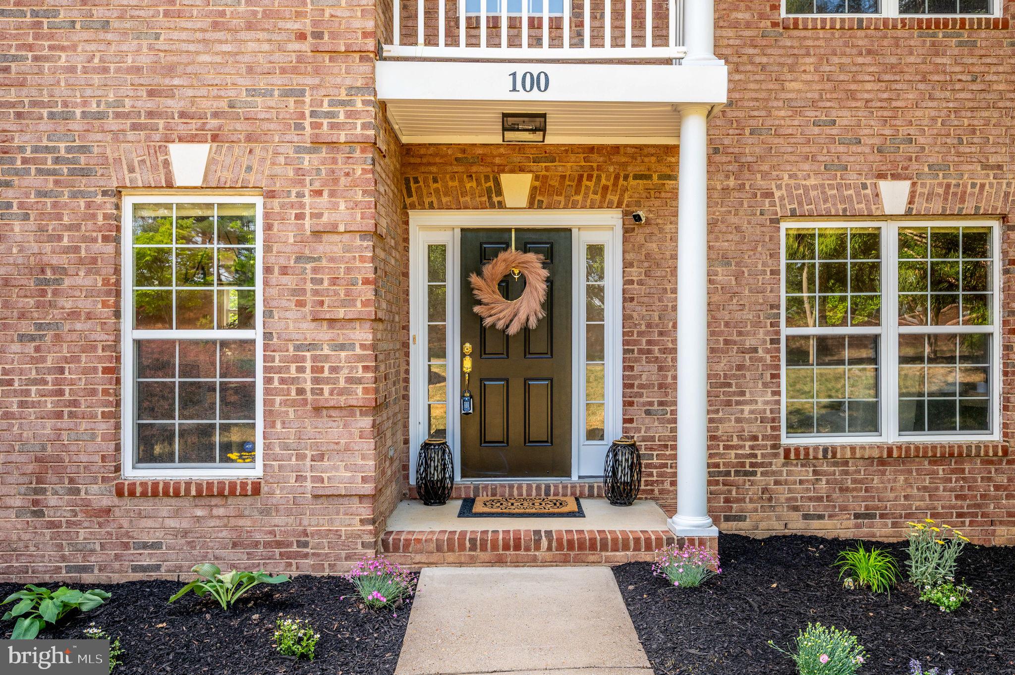 100 HUNTINGTON HILLS LANE