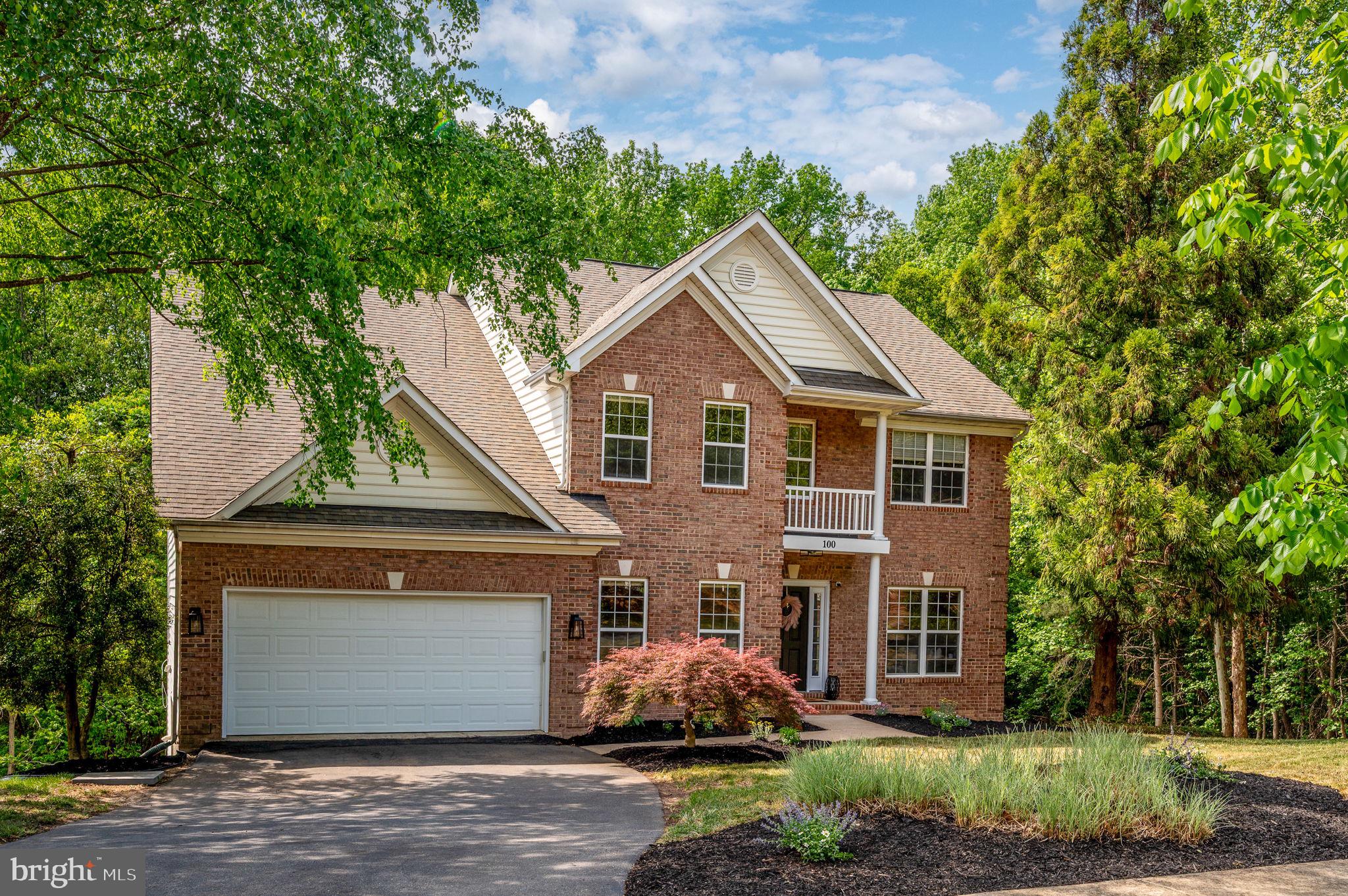 100 HUNTINGTON HILLS LANE