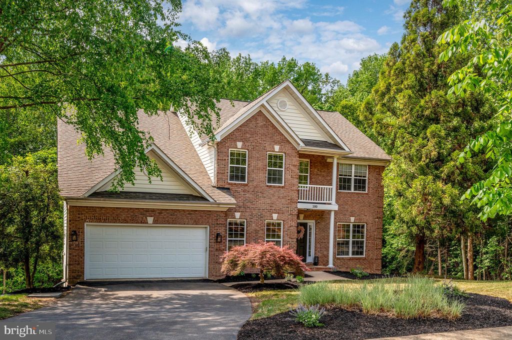 Photo of 100 Huntington Hills Ln, FREDERICKSBURG, VA 22401 (MLS # VAFB2010088)