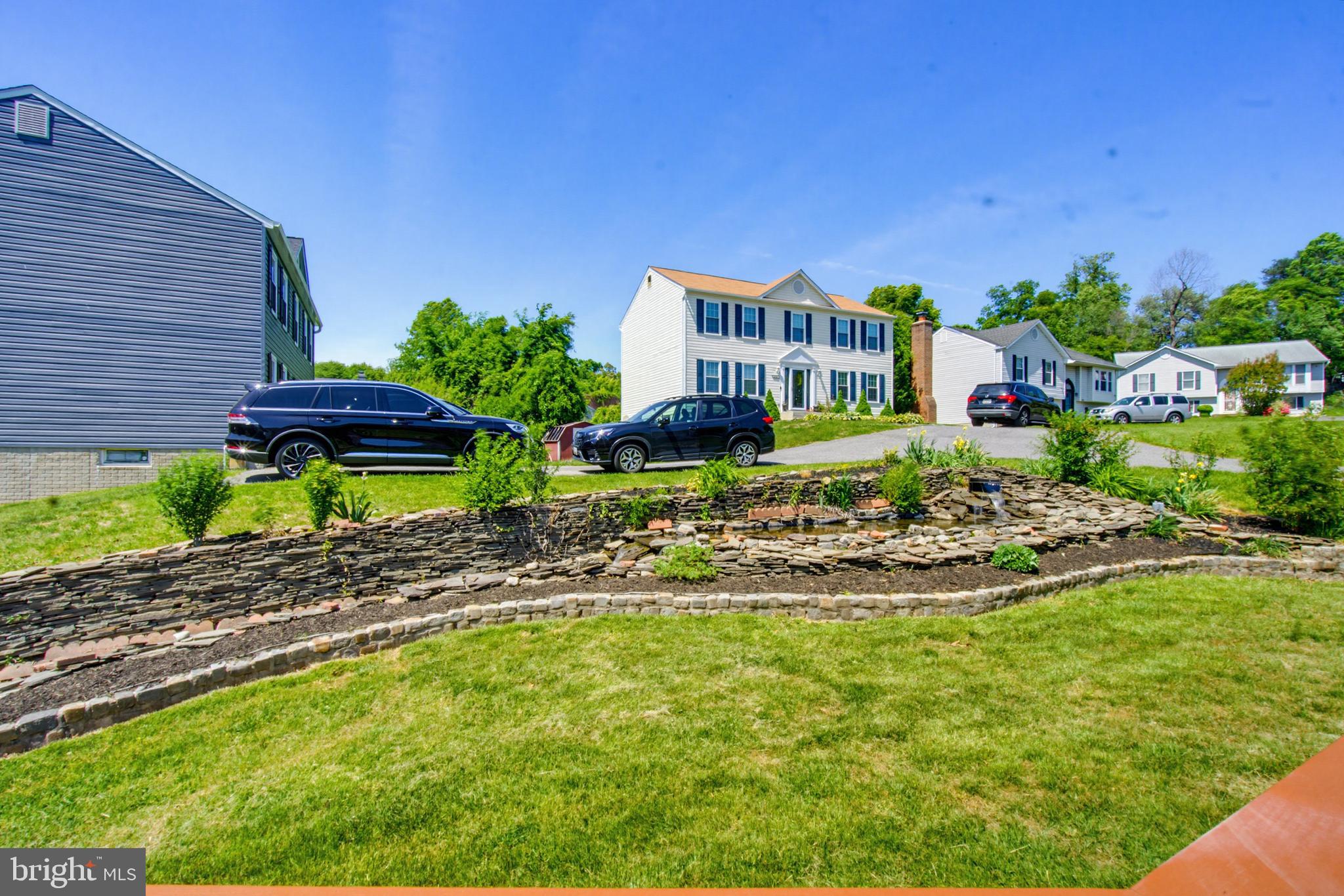 HUNT CLUB ESTATES - Residential
