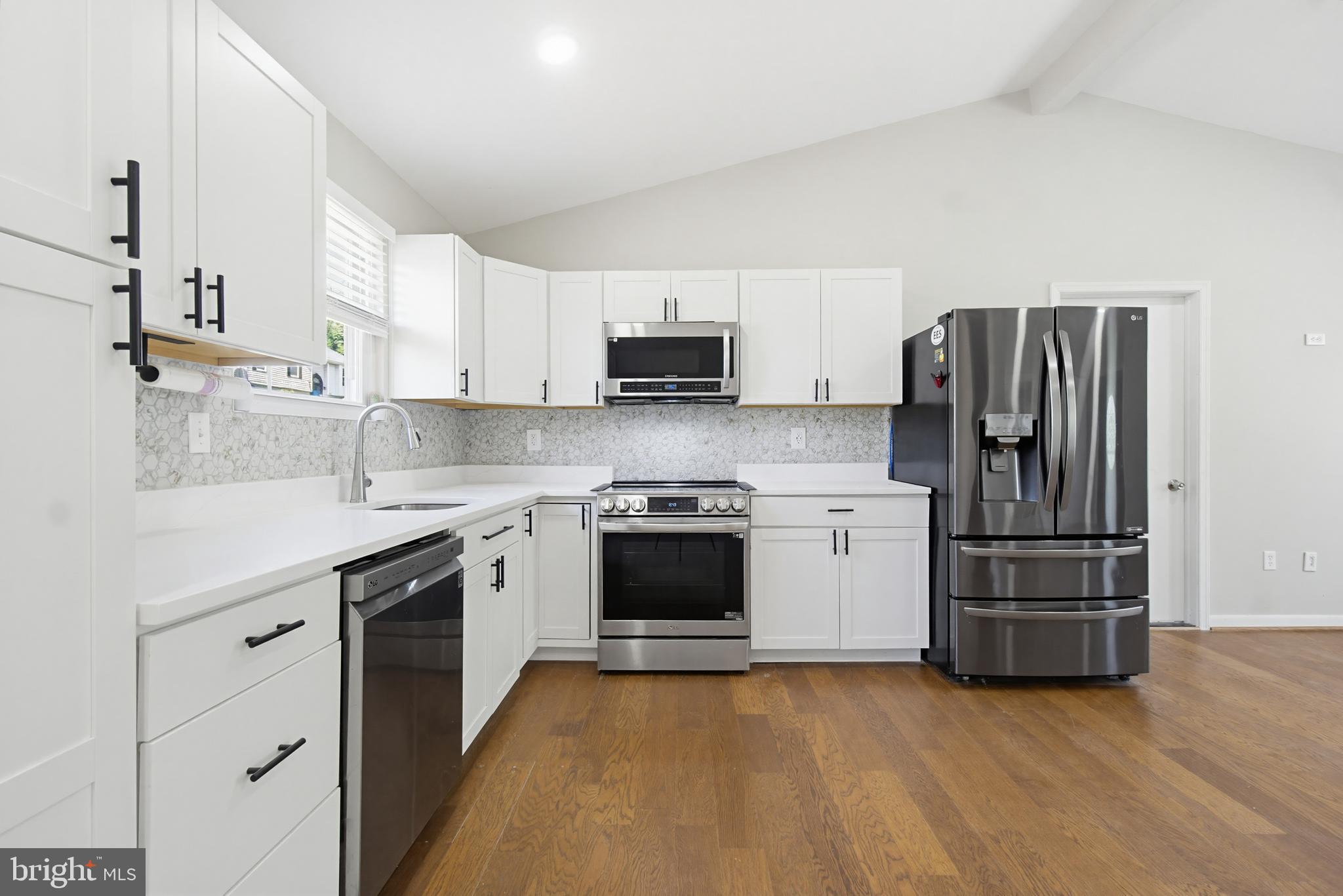 HUNT CLUB ESTATES - Residential