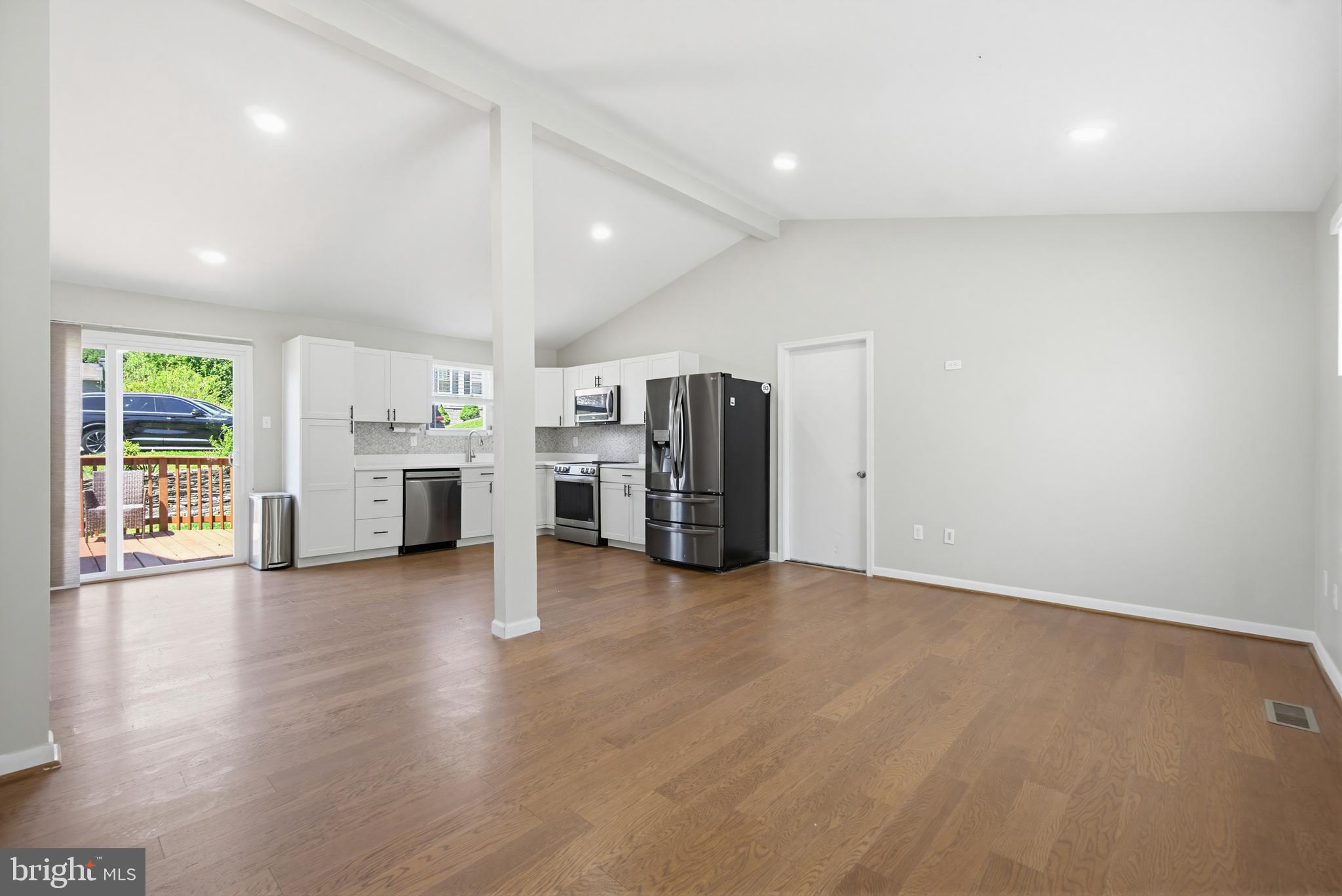 HUNT CLUB ESTATES - Residential