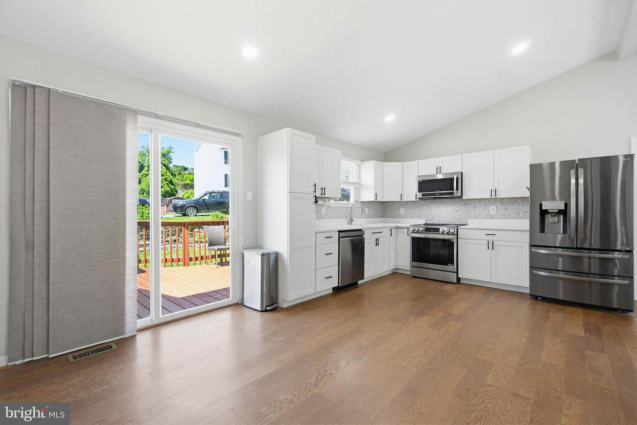 HUNT CLUB ESTATES - Residential