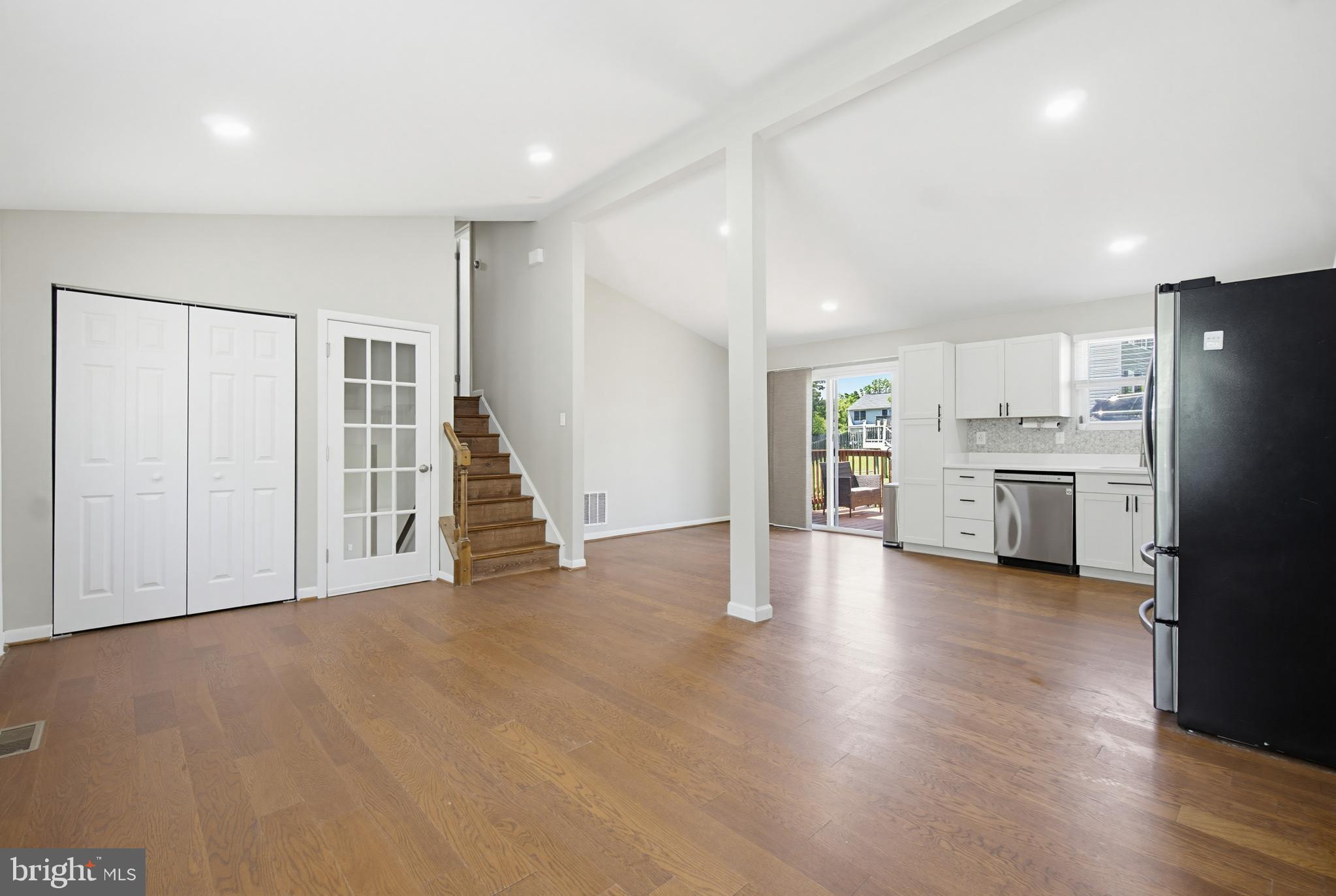 HUNT CLUB ESTATES - Residential