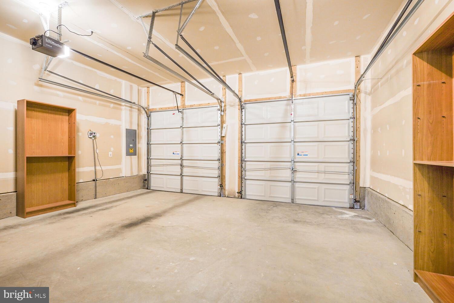 FOUR SEASONS IN HISTORIC VIRGINIA - Residential