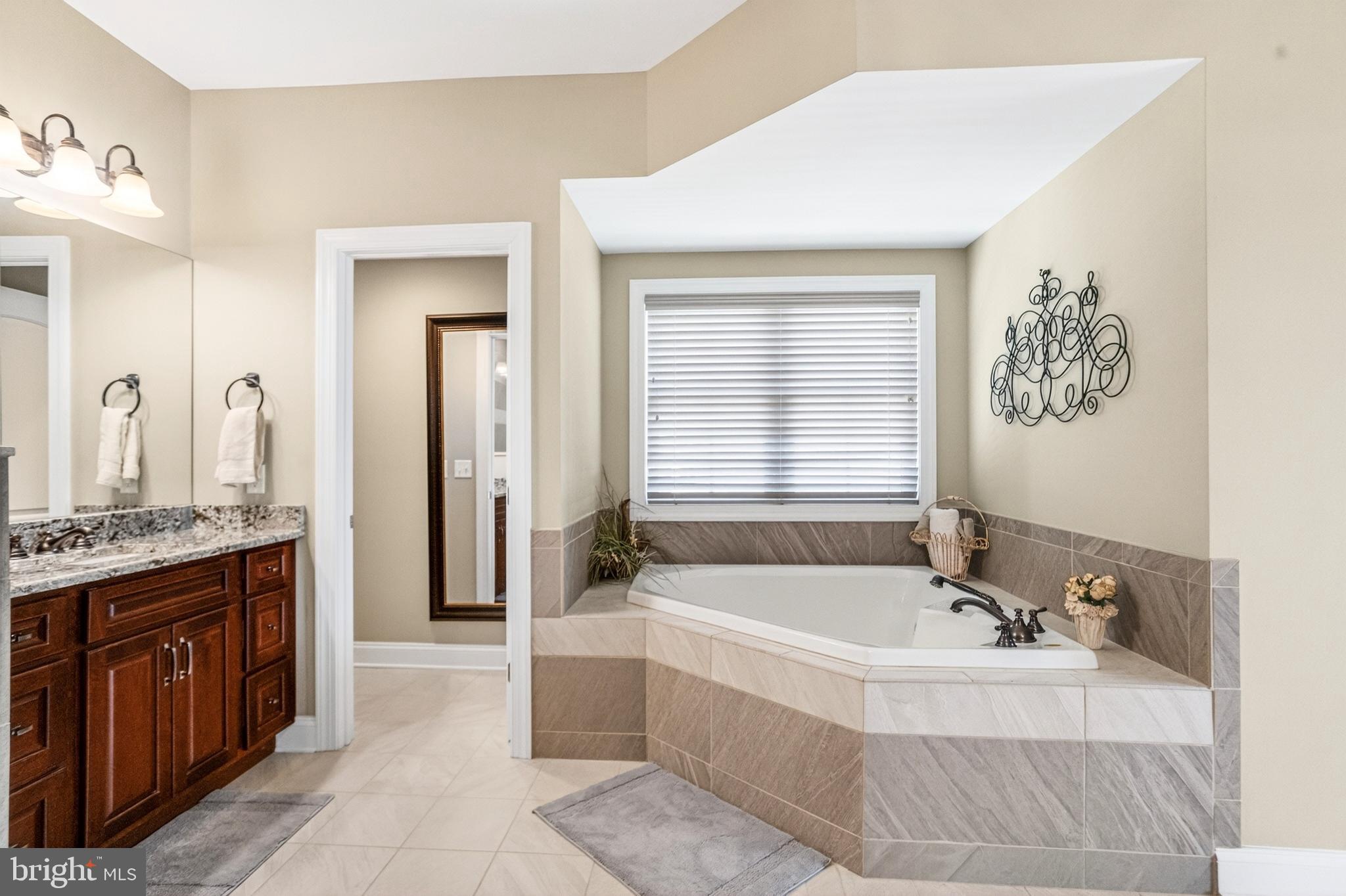 ROCKAWAY BEACH - Residential
