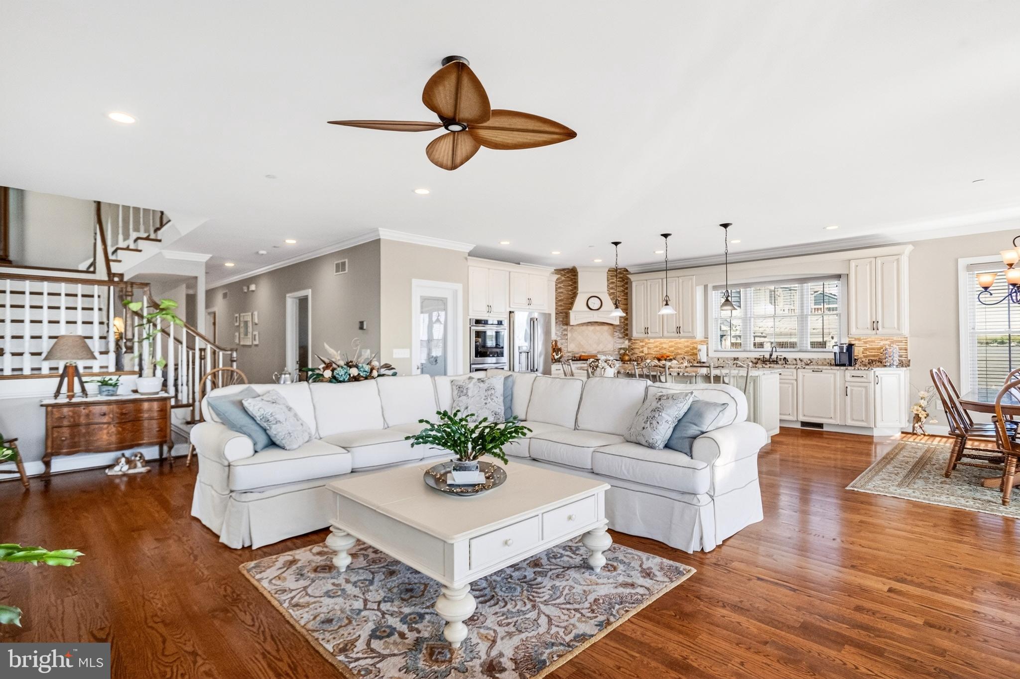 ROCKAWAY BEACH - Residential