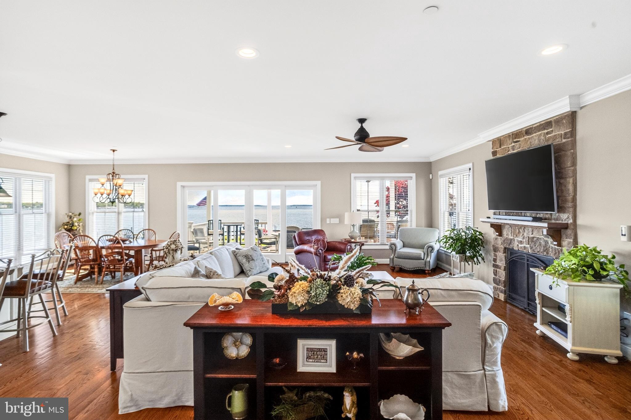 ROCKAWAY BEACH - Residential
