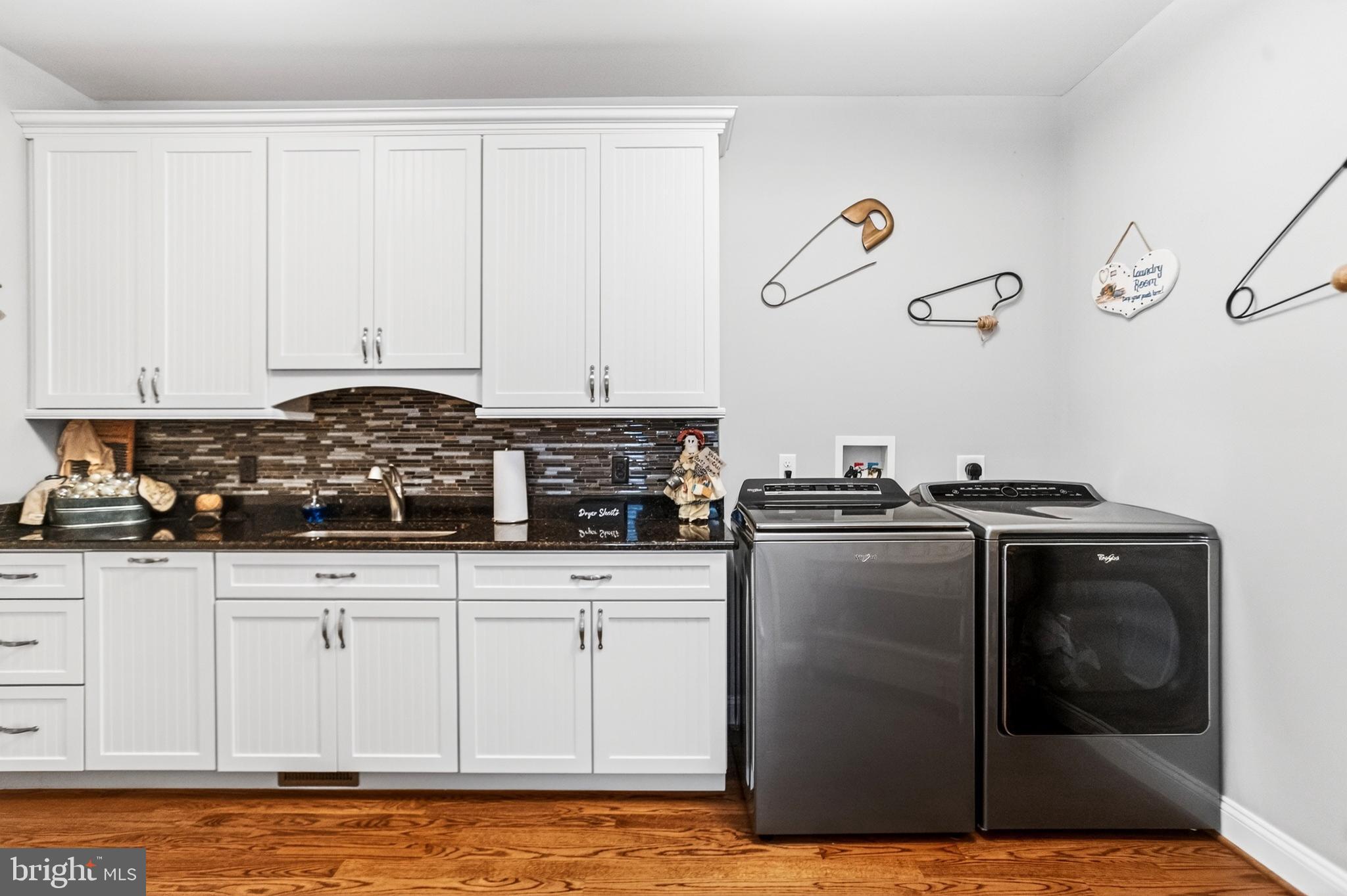 ROCKAWAY BEACH - Residential