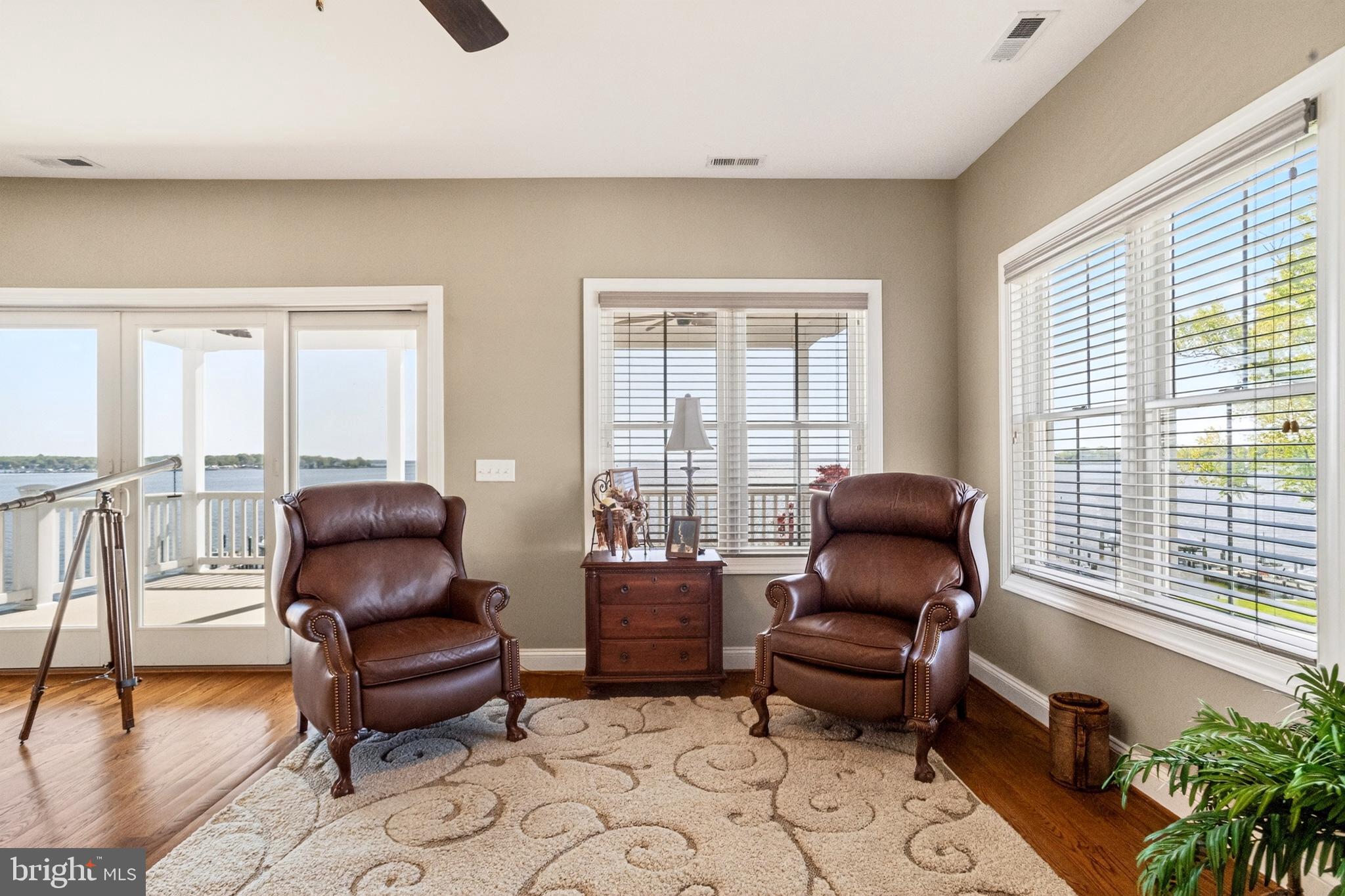 ROCKAWAY BEACH - Residential