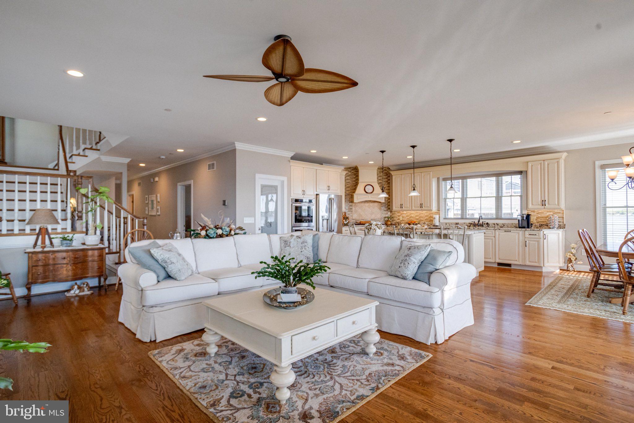 ROCKAWAY BEACH - Residential