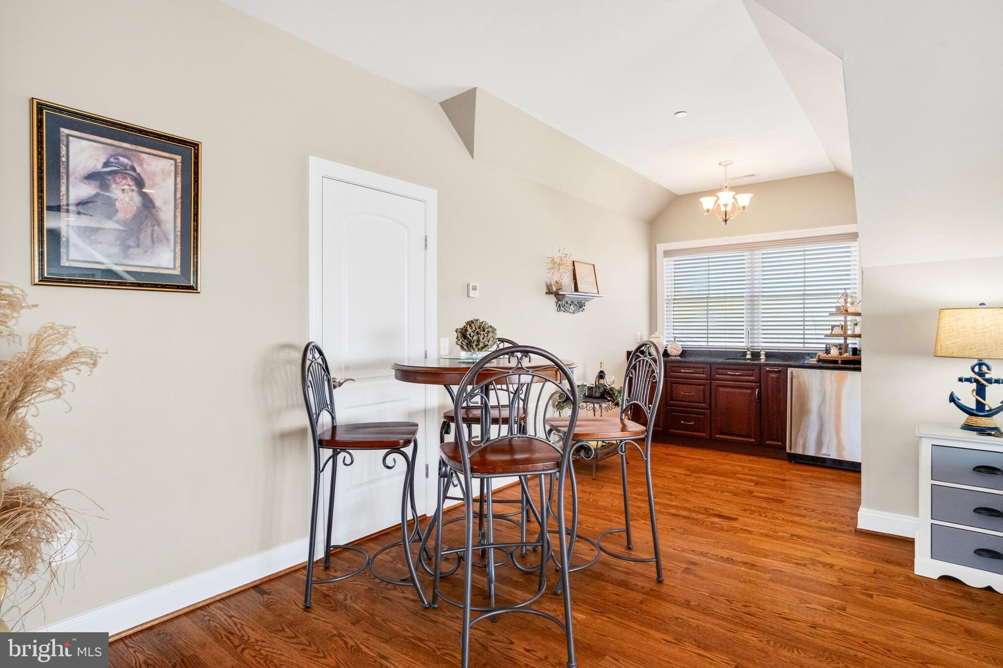 ROCKAWAY BEACH - Residential