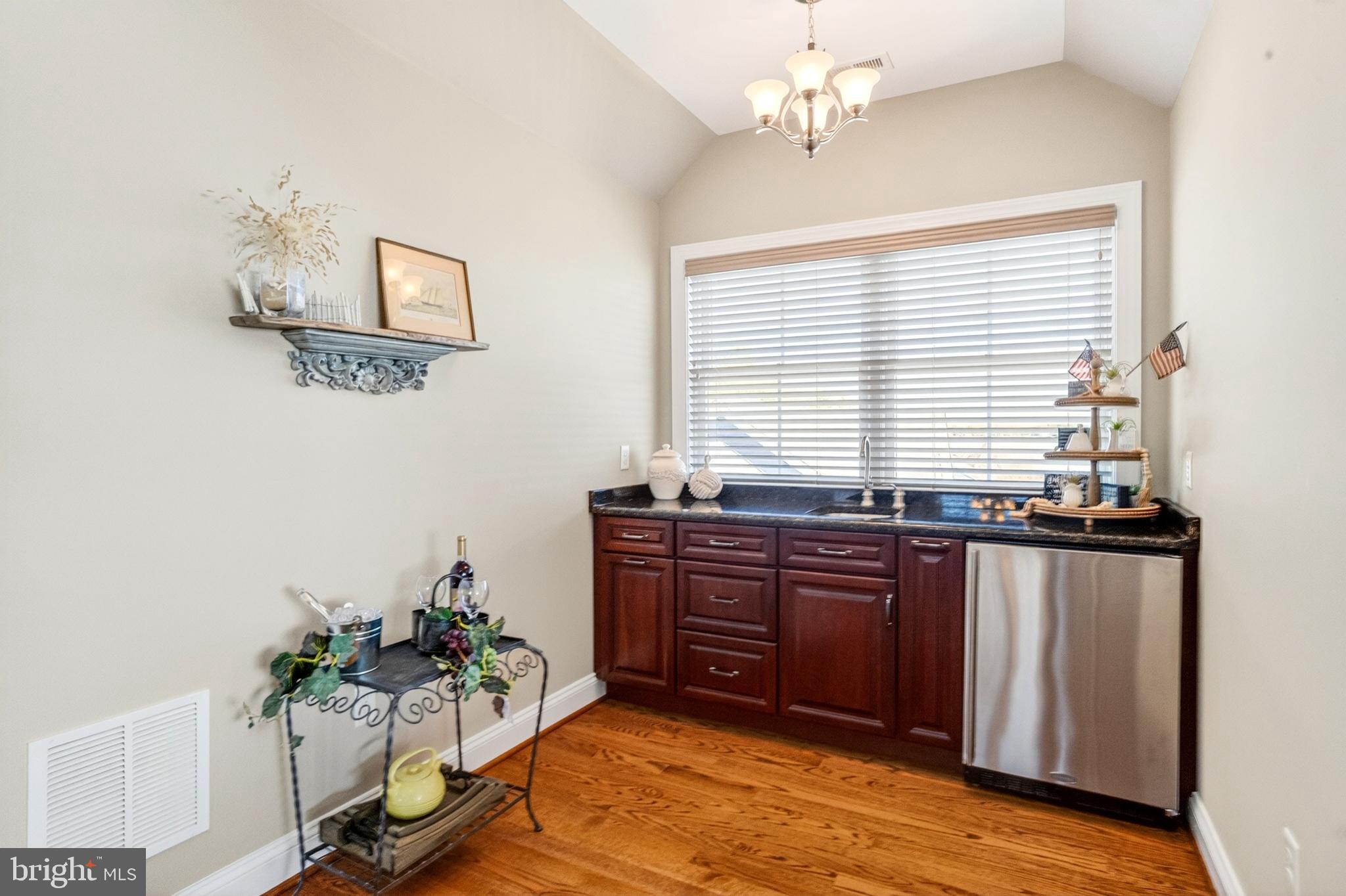 ROCKAWAY BEACH - Residential
