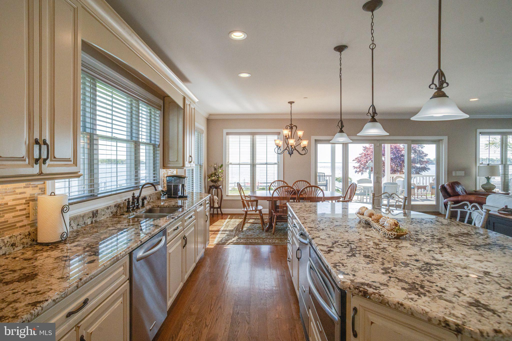 ROCKAWAY BEACH - Residential