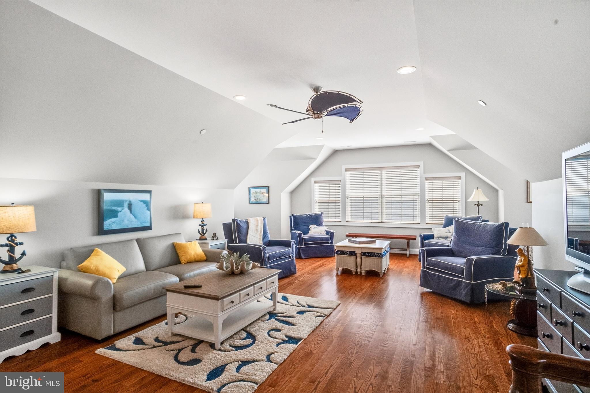 ROCKAWAY BEACH - Residential