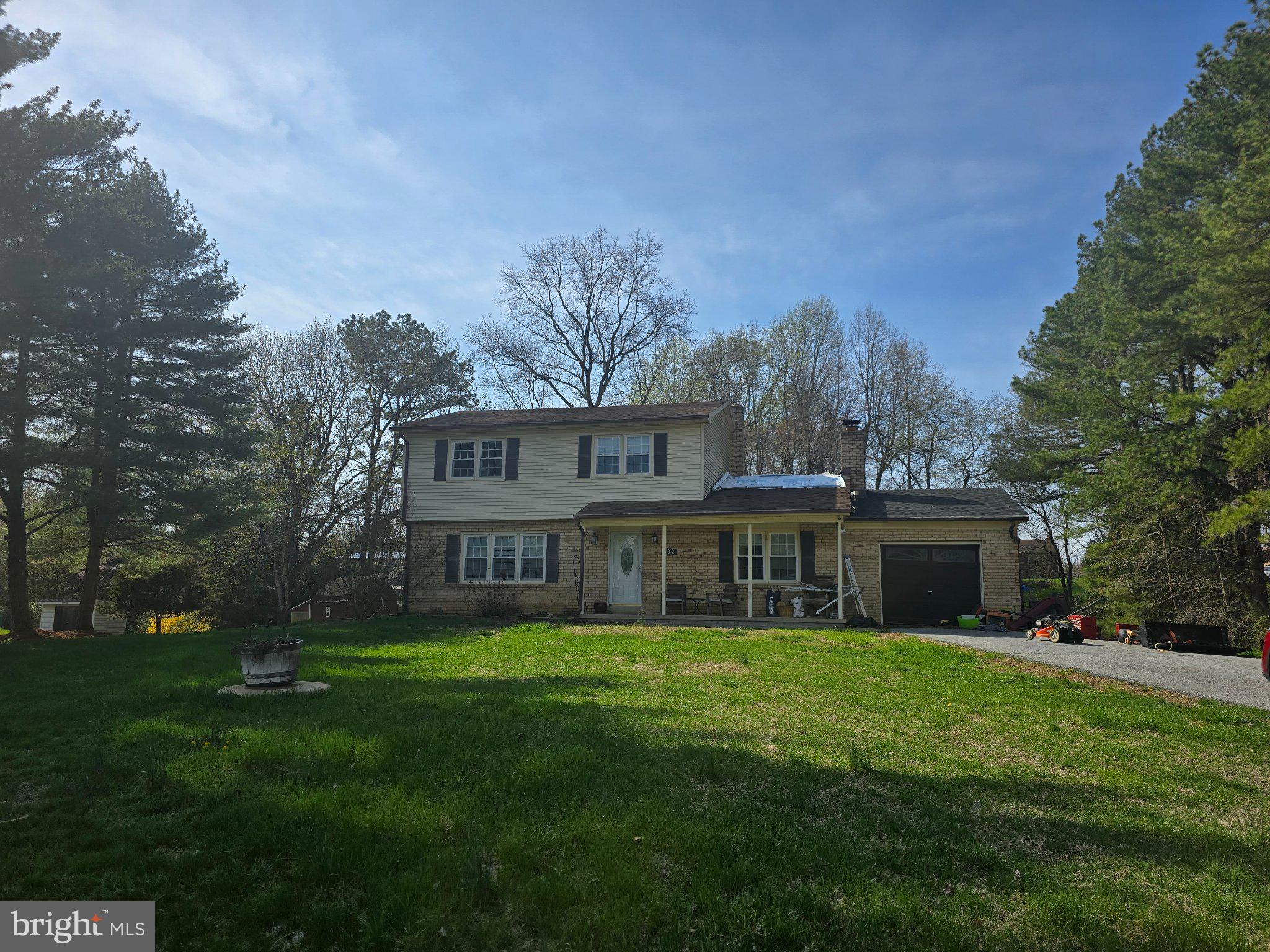 902 CLYDESDALE DRIVE