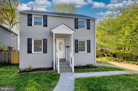 Photo of 1055 S Edison Street, ARLINGTON, VA 22204 (MLS # VAAR2070866)