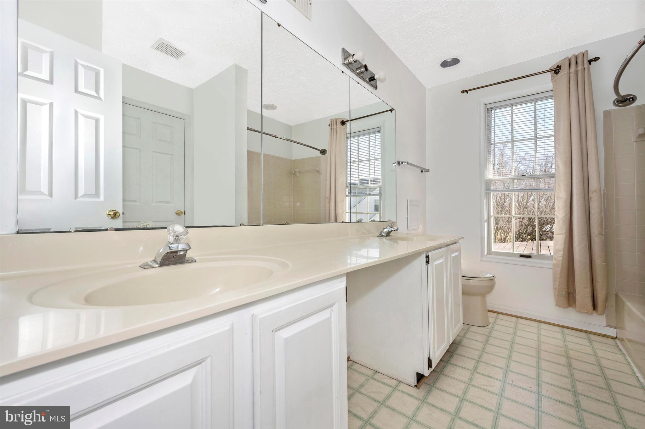 FOXLEIGH MEADOWS - Residential Lease