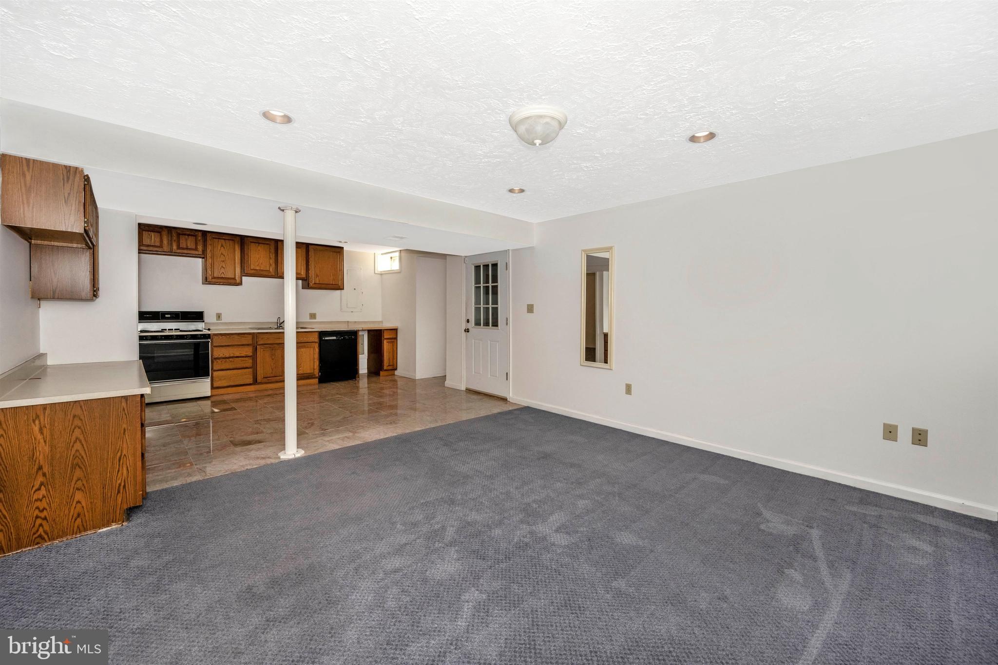 FOXLEIGH MEADOWS - Residential Lease