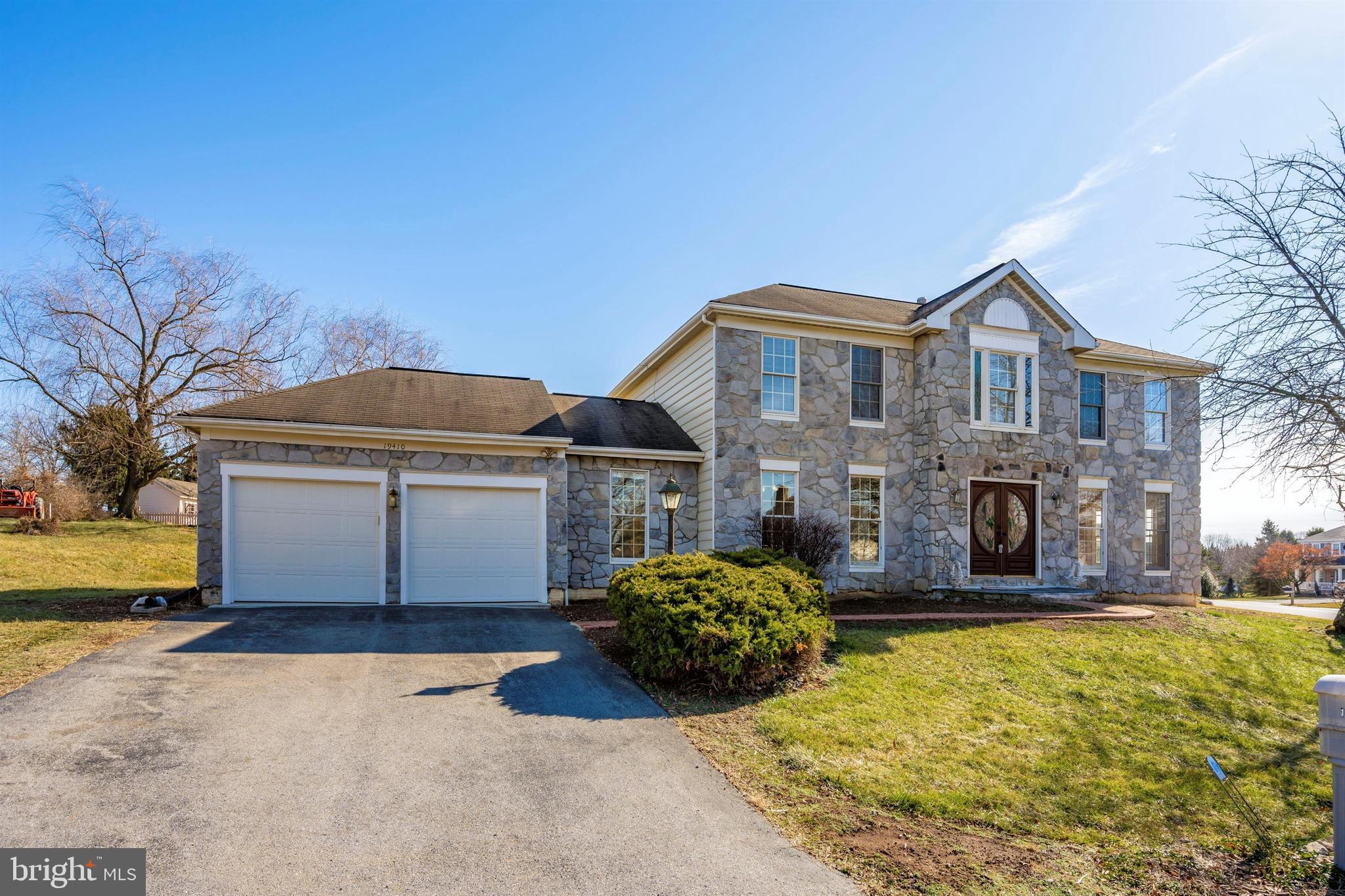 FOXLEIGH MEADOWS - Residential Lease