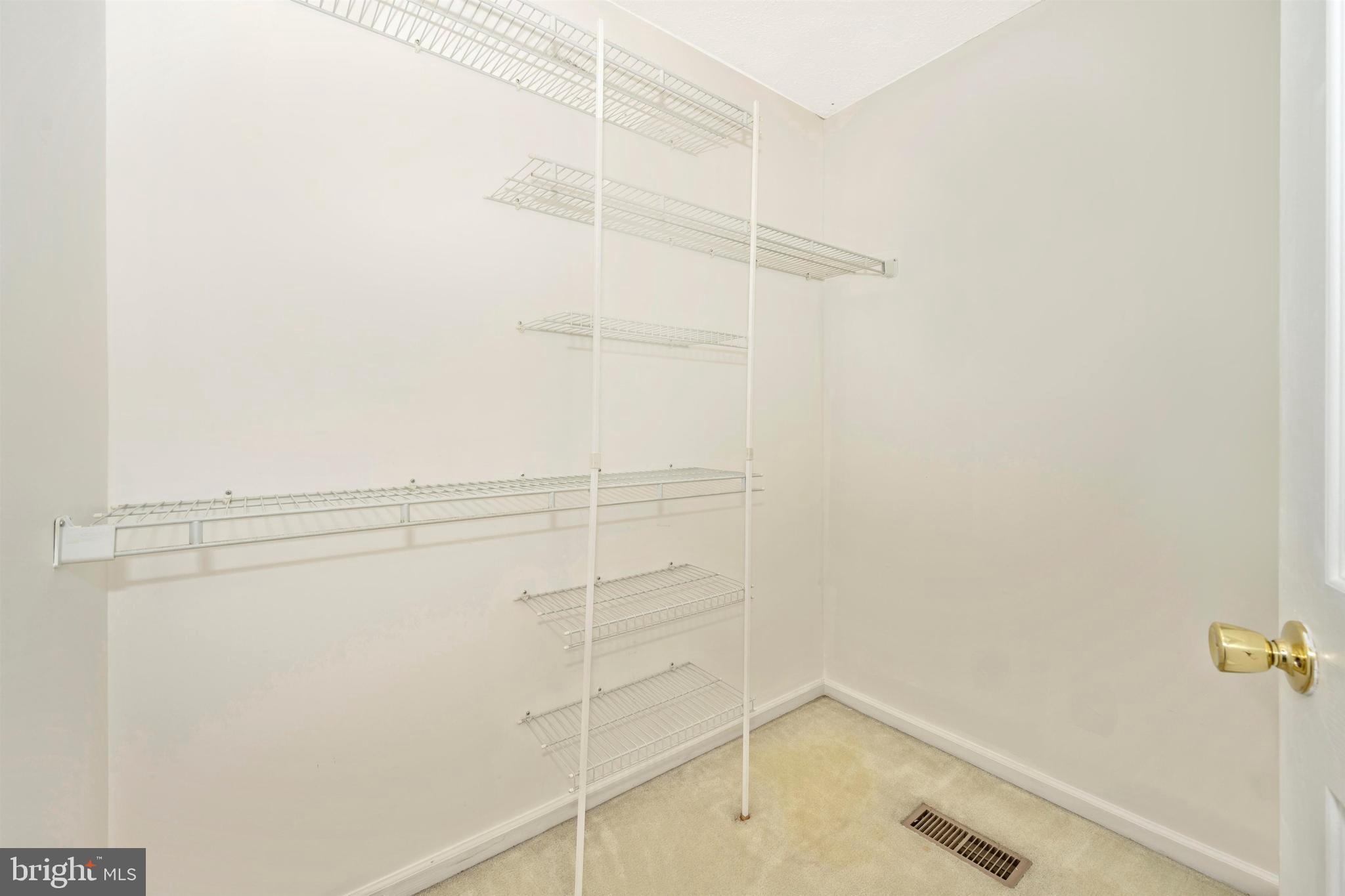 FOXLEIGH MEADOWS - Residential Lease