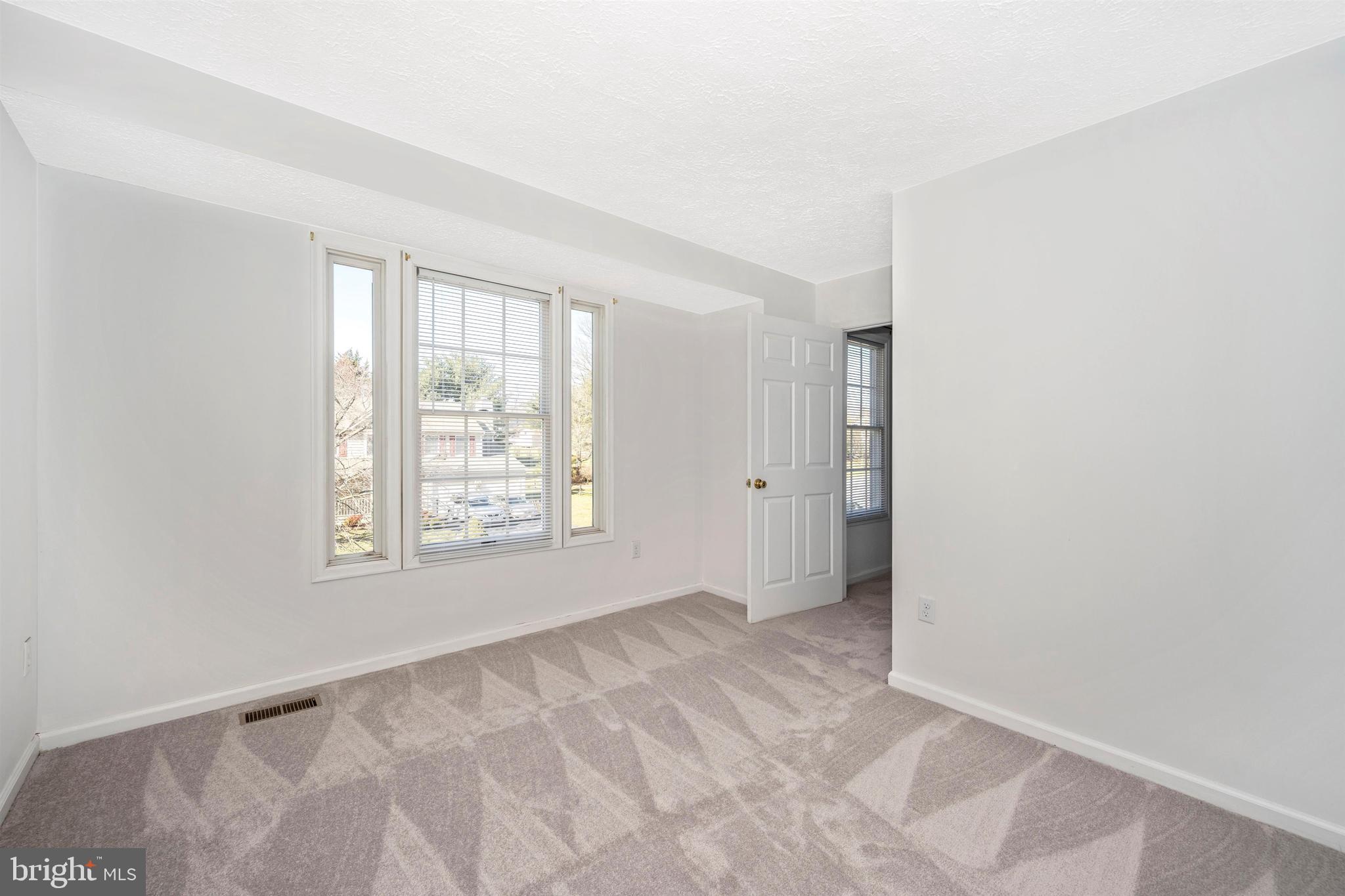 FOXLEIGH MEADOWS - Residential Lease