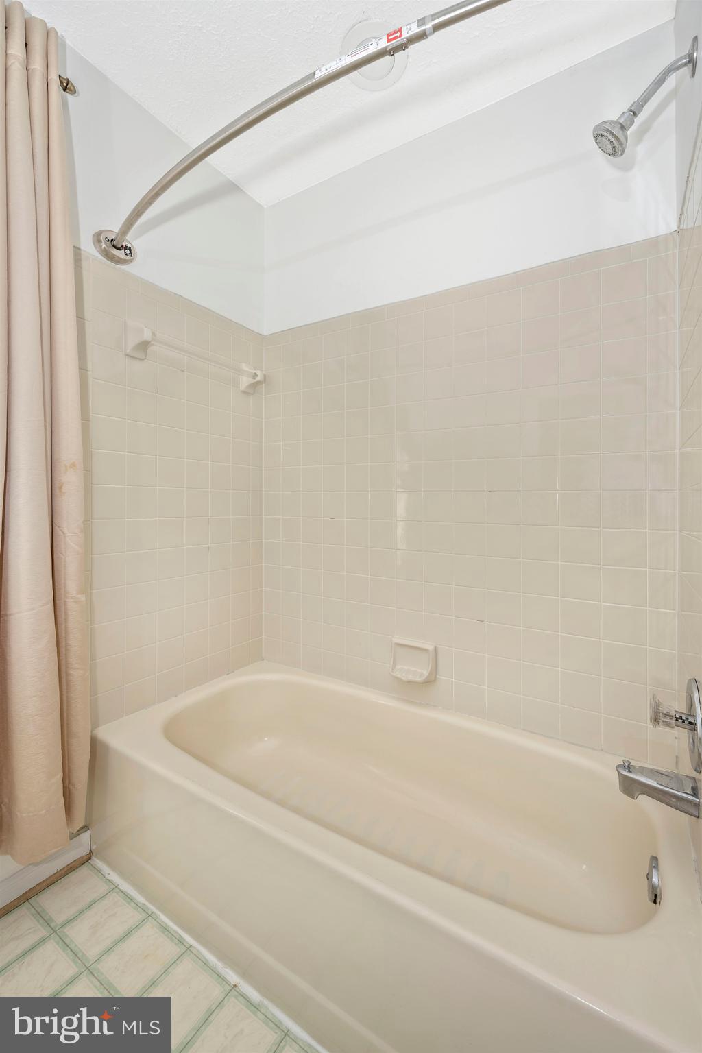 FOXLEIGH MEADOWS - Residential Lease