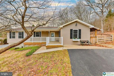 Homes For Sale - 370 W White Bear Drive<br/> SUMMIT HILL, PA 18250