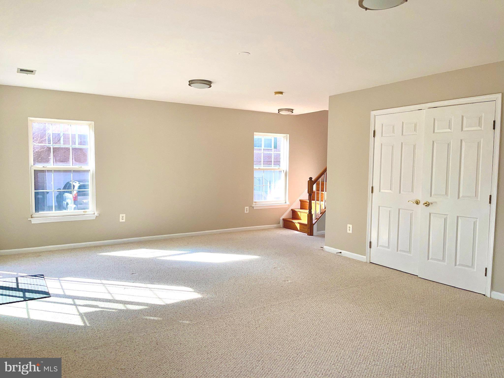 TOWNES OF MANCHESTER WOODS - Residential