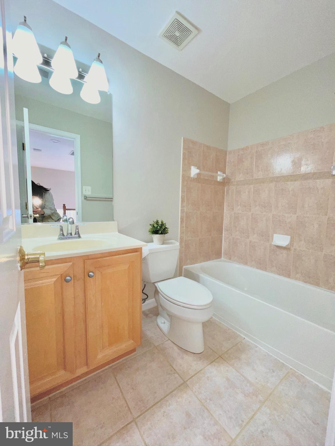 TOWNES OF MANCHESTER WOODS - Residential