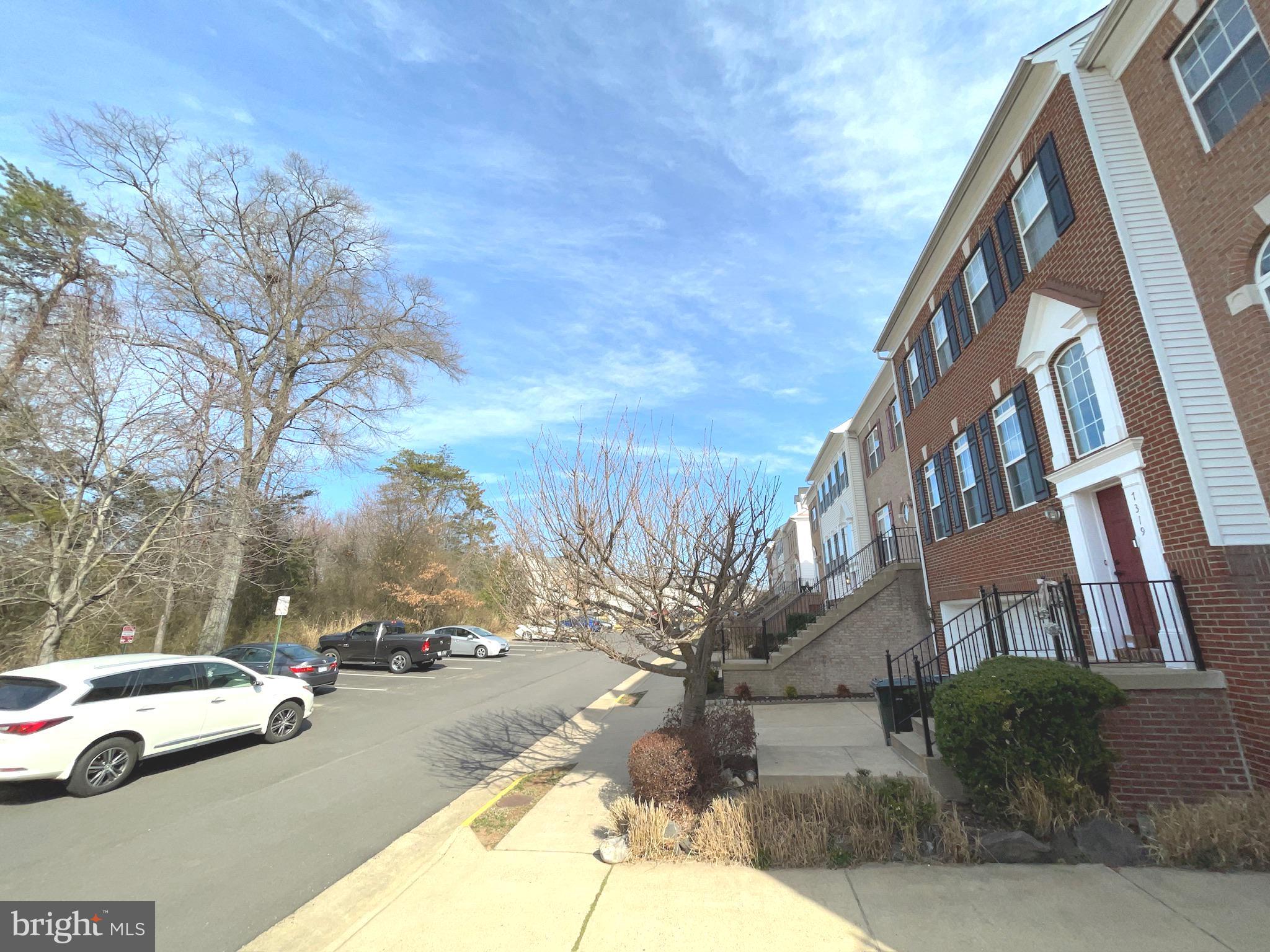 TOWNES OF MANCHESTER WOODS - Residential