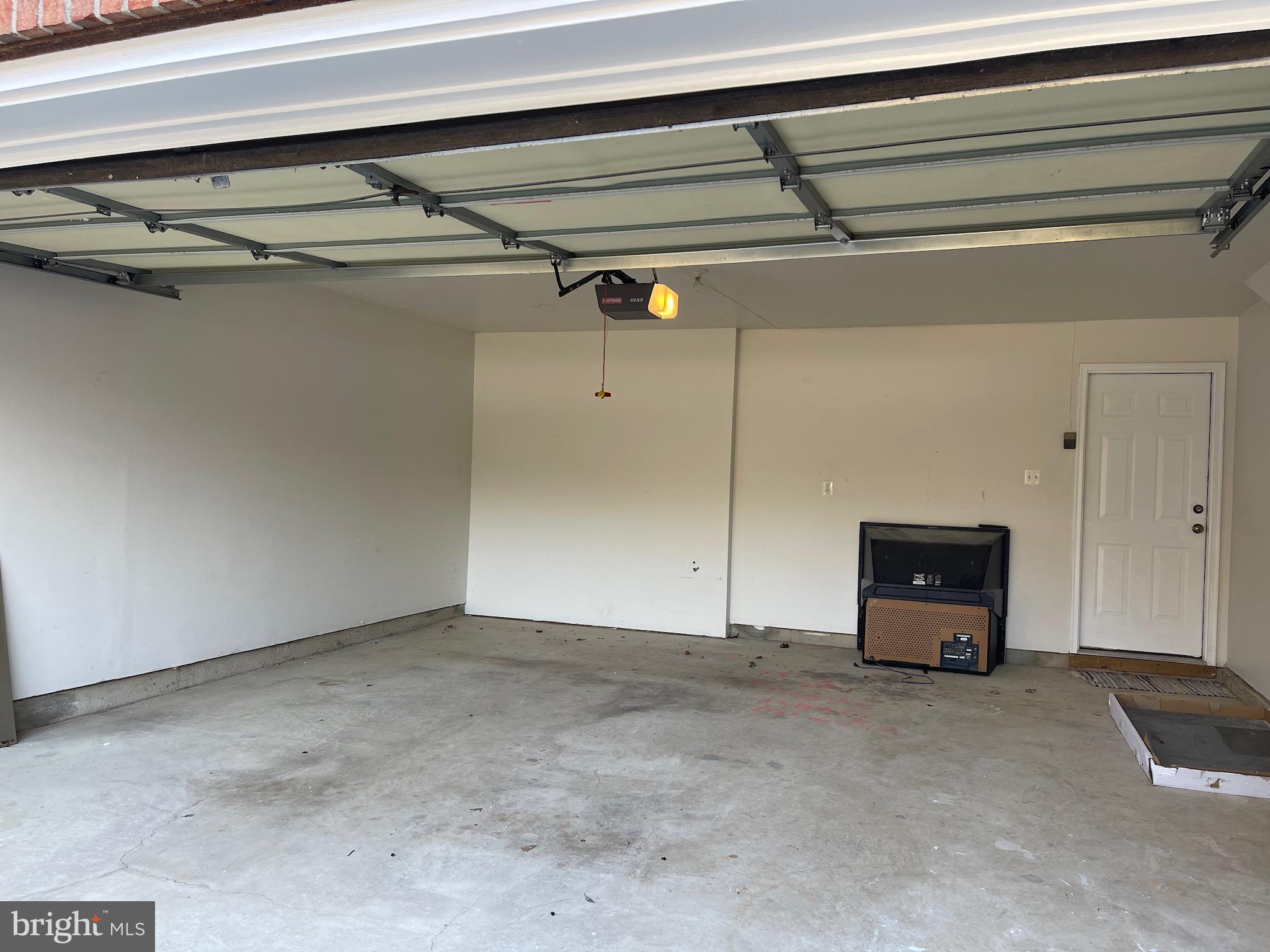 TOWNES OF MANCHESTER WOODS - Residential