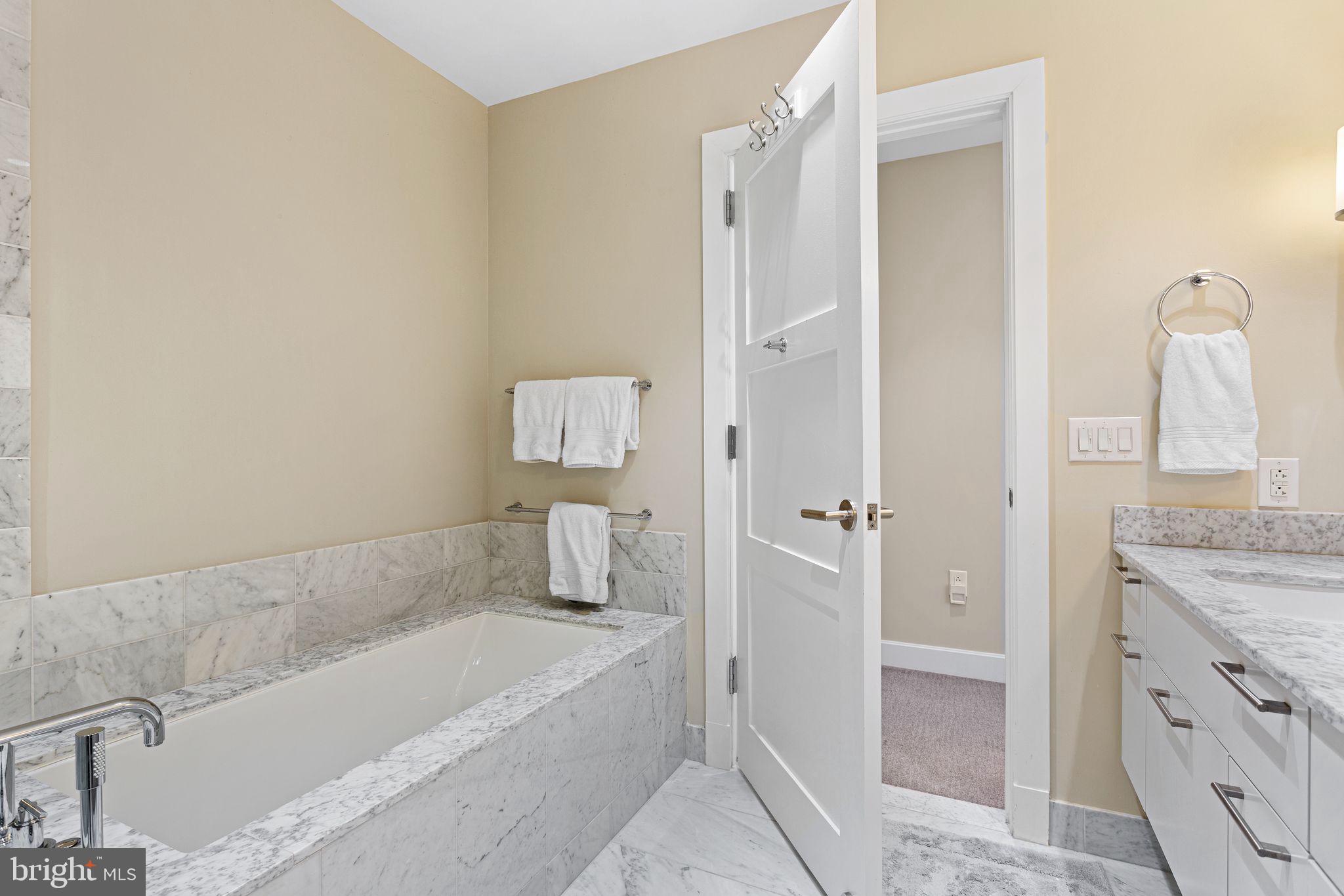 CENTER CITY - Residential