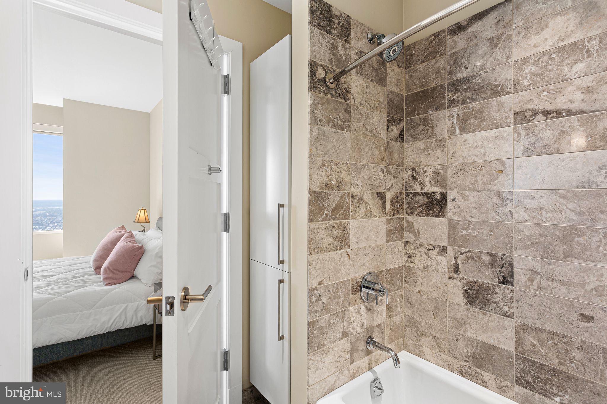 CENTER CITY - Residential