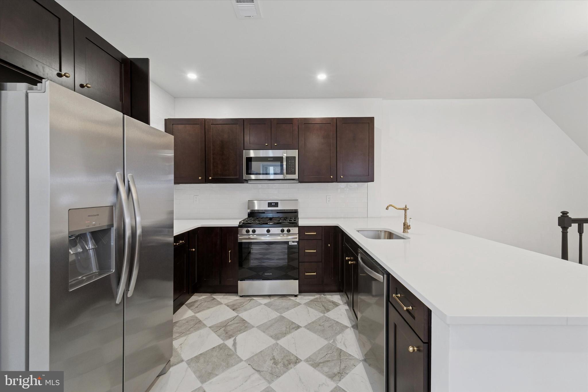 PHILADELPHIA (WEST) - Residential