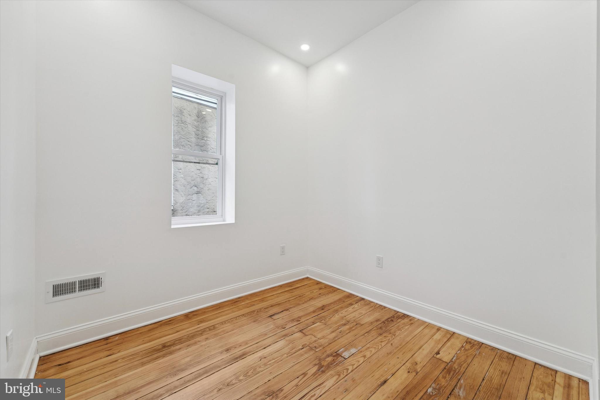 PHILADELPHIA (WEST) - Residential