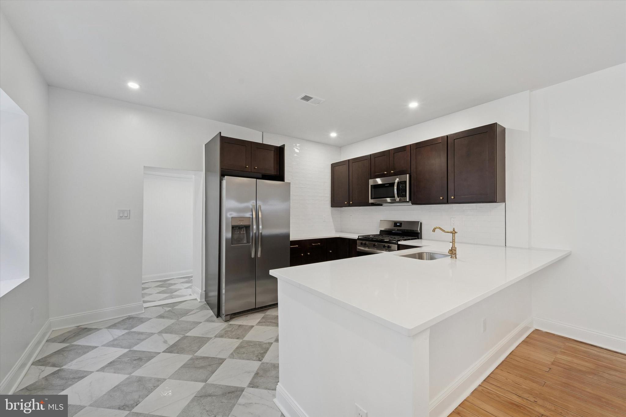 PHILADELPHIA (WEST) - Residential