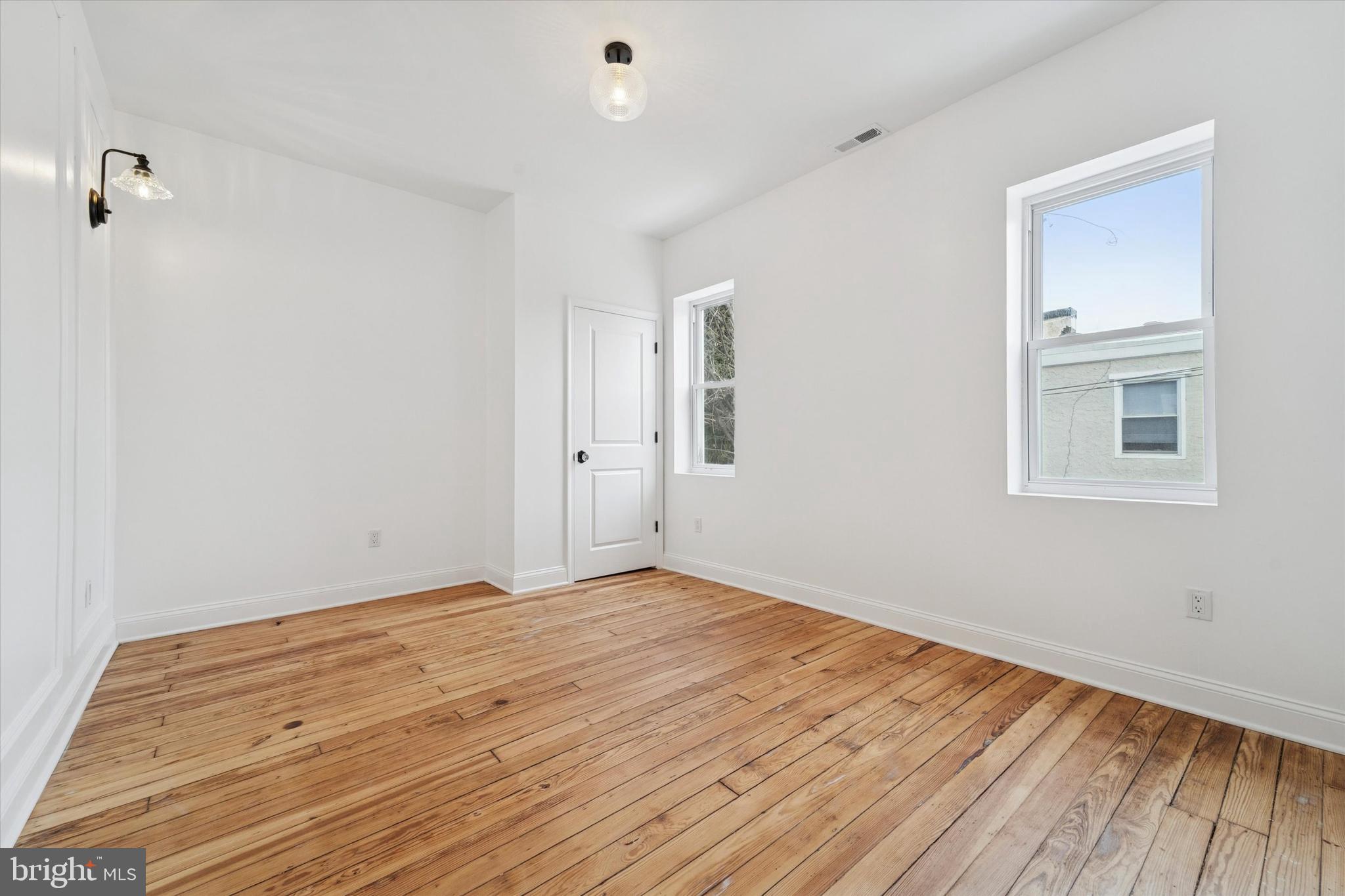 PHILADELPHIA (WEST) - Residential