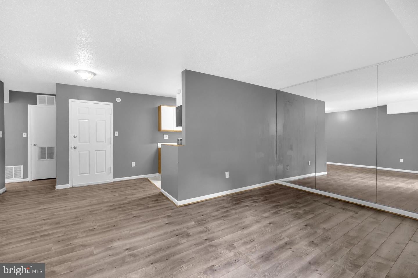 3011 SOUTHERN AVENUE 14