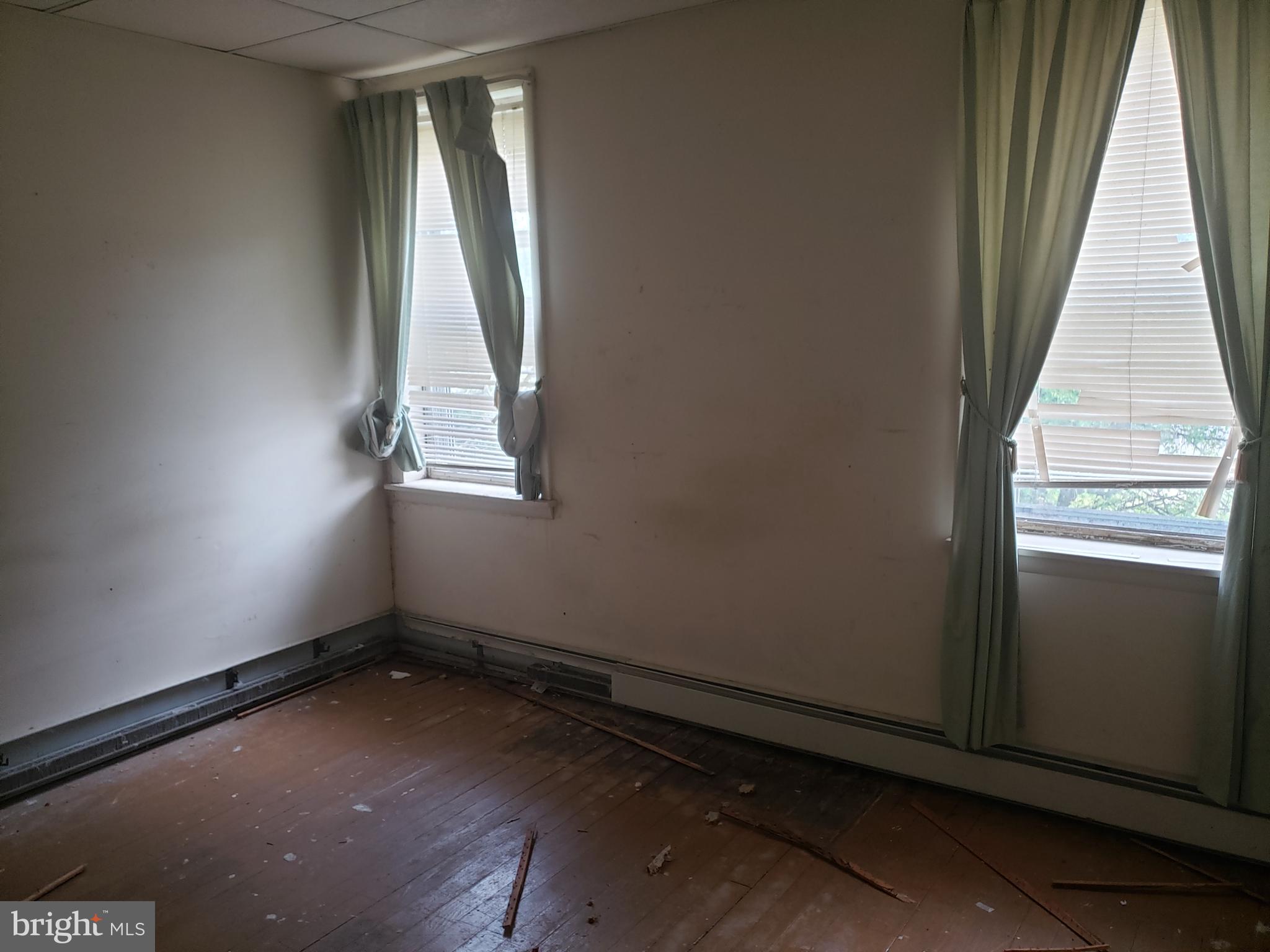 MILL HILL - Residential