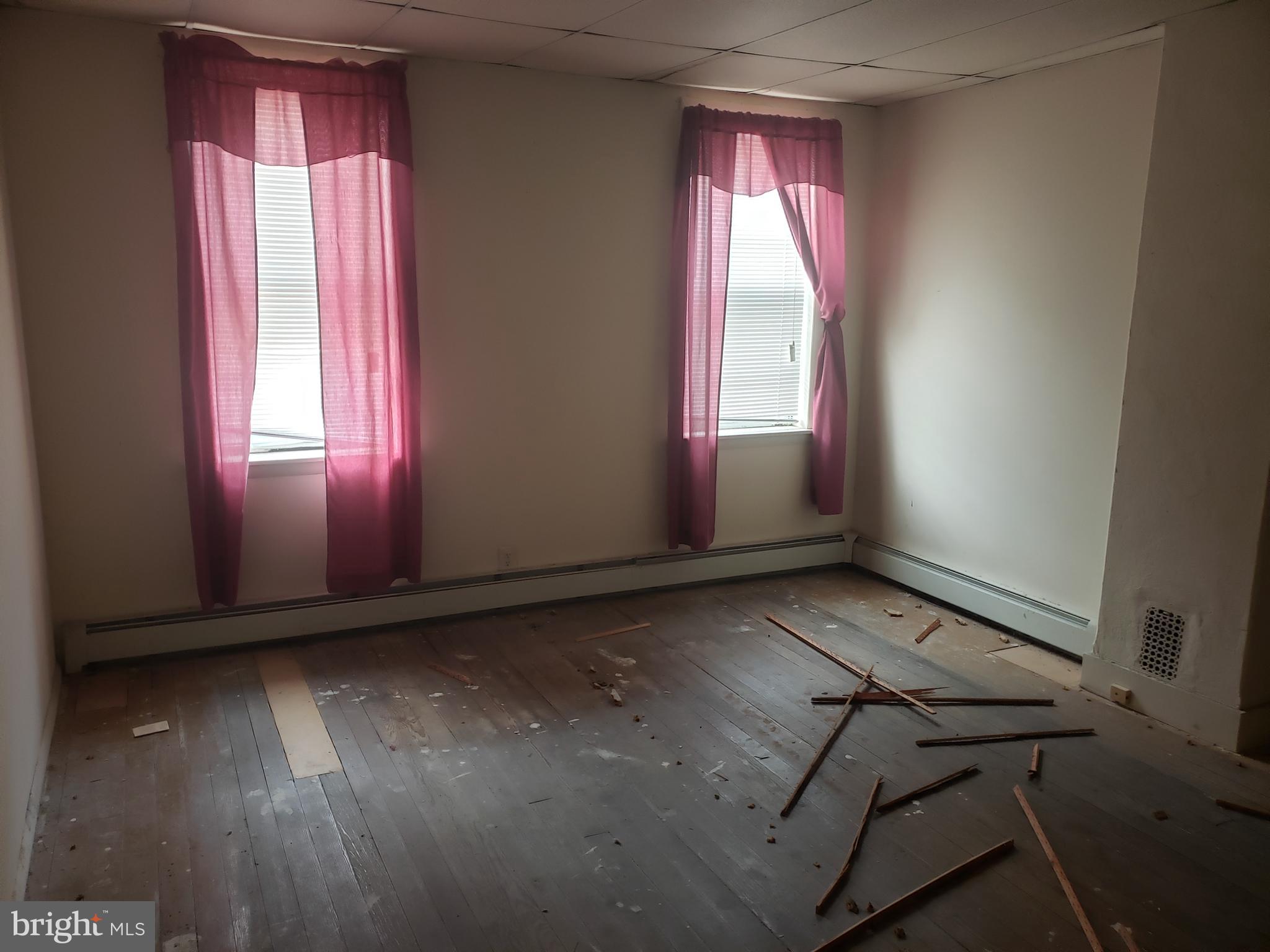 MILL HILL - Residential