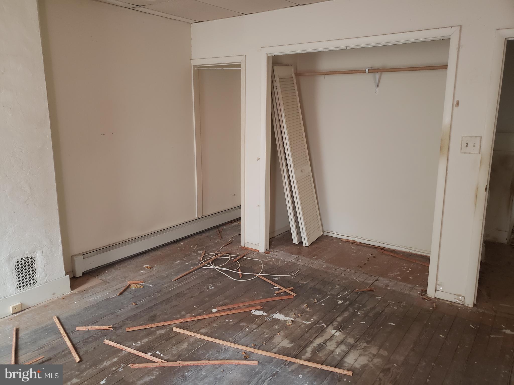 MILL HILL - Residential