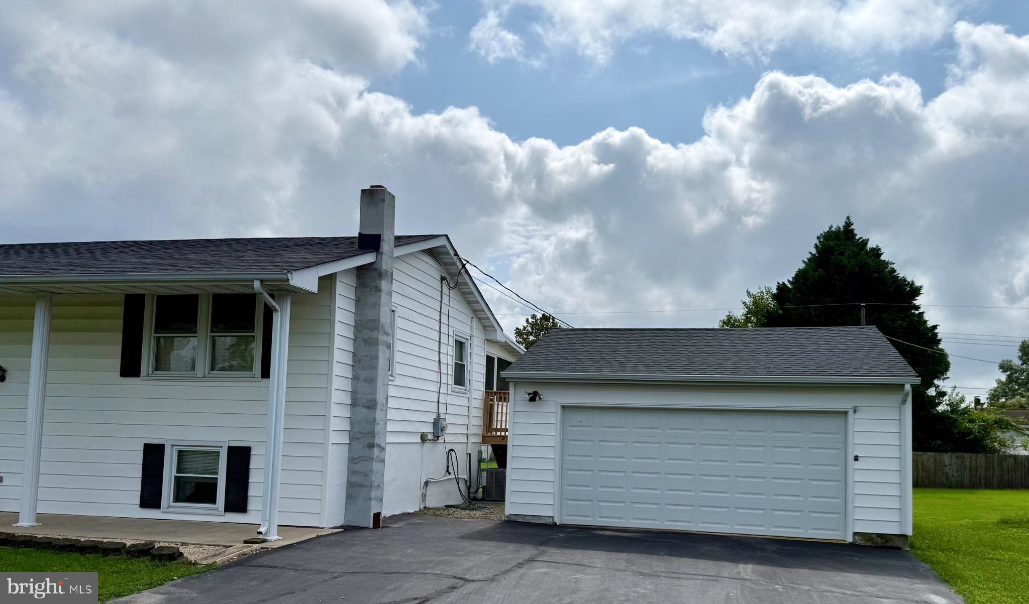 644 EVANS DRIVE