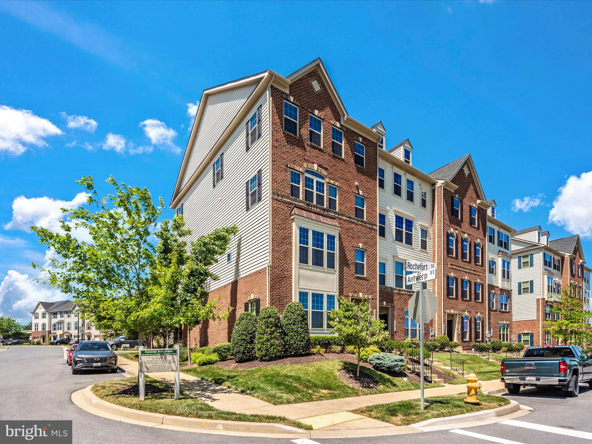 OAKDALE VILLAGE - Residential