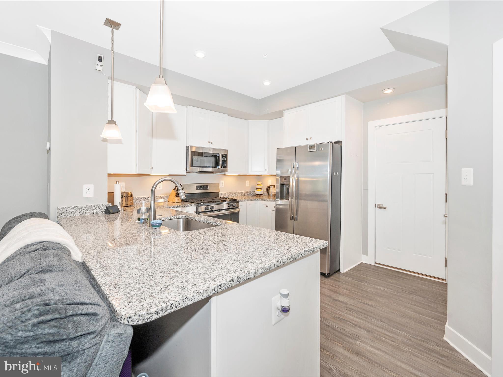 OAKDALE VILLAGE - Residential