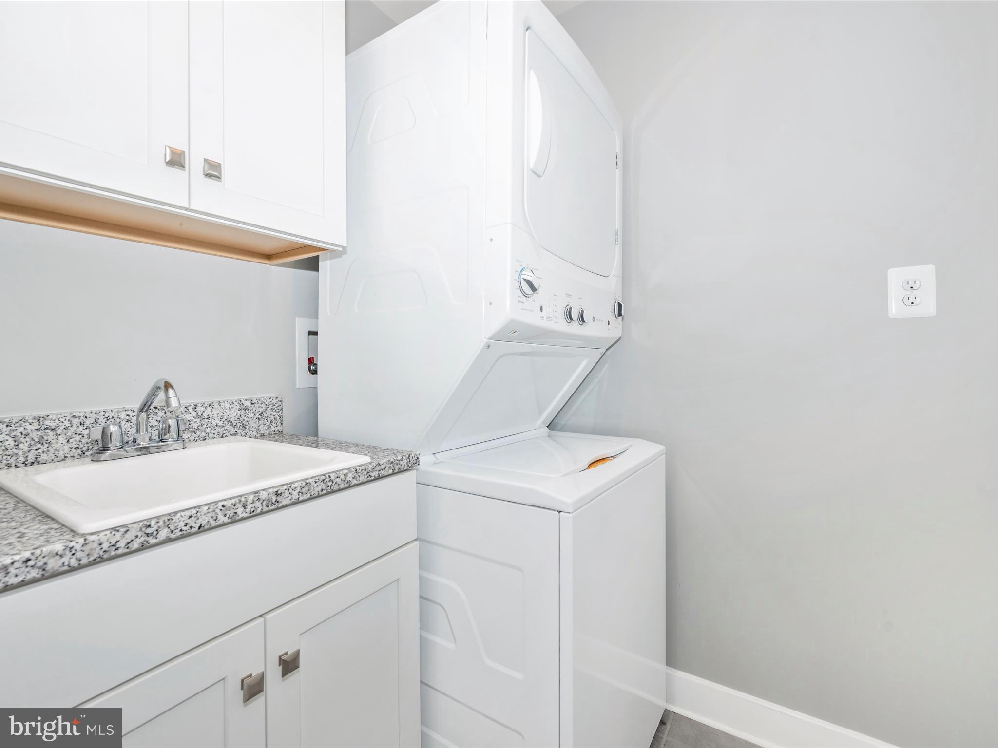 OAKDALE VILLAGE - Residential