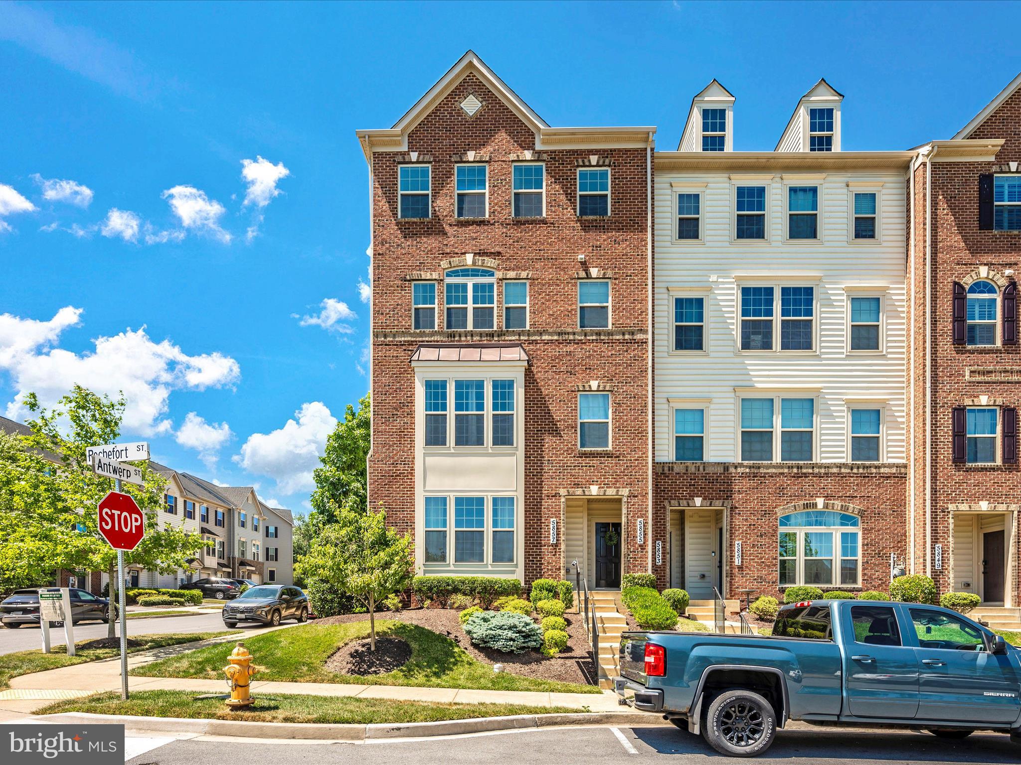 OAKDALE VILLAGE - Residential