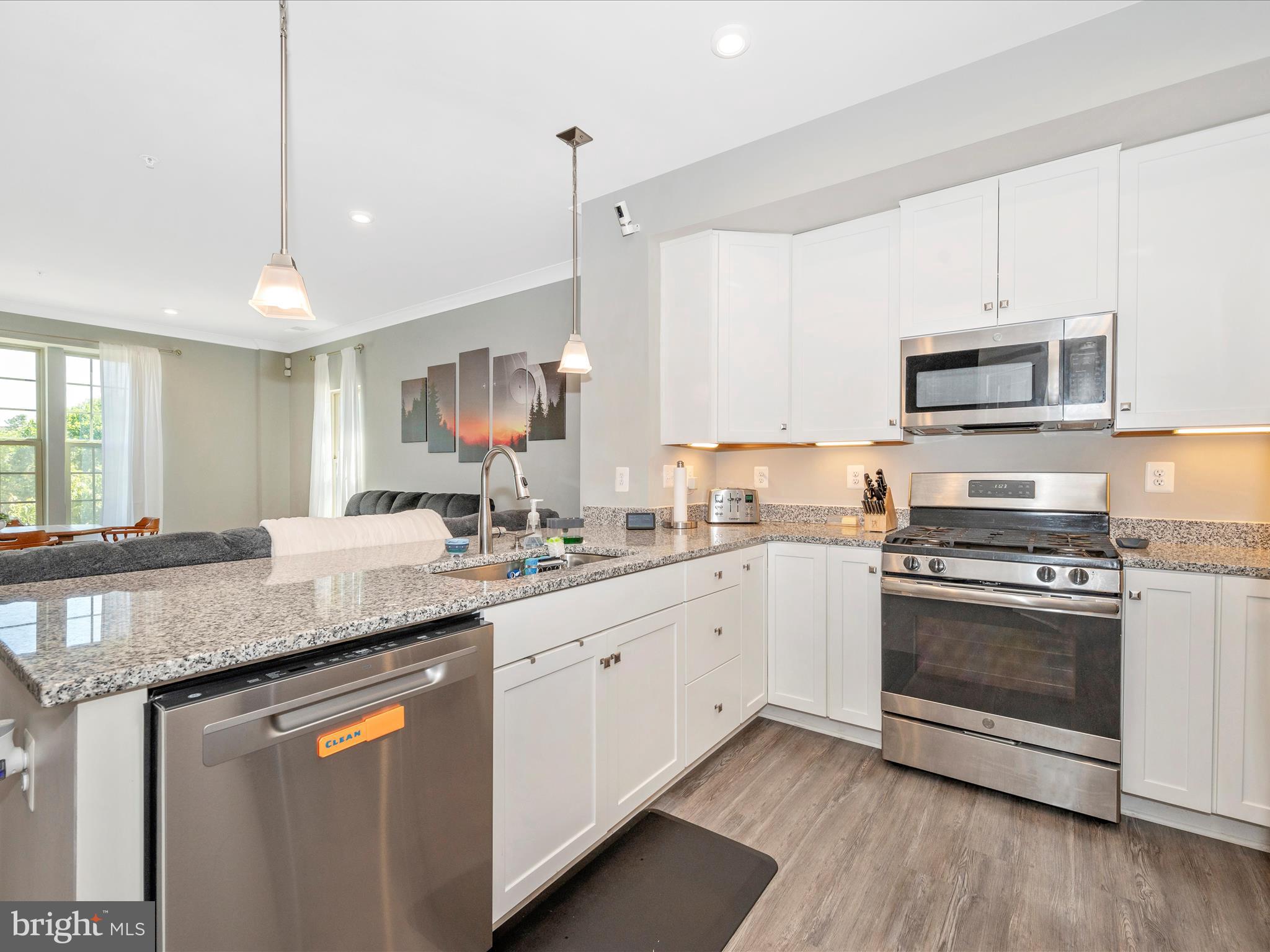 OAKDALE VILLAGE - Residential